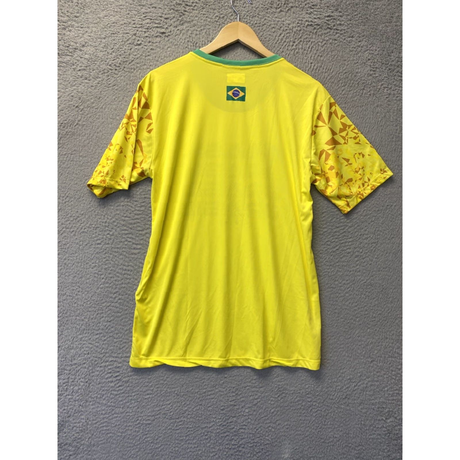 Under Armour Under Armour Revedor Brasil Tee Top Jersey Mens XL Round Neck Short Sleeve Logo 95-62 Size US XL / EU 56 / 4 - 6 Thumbnail