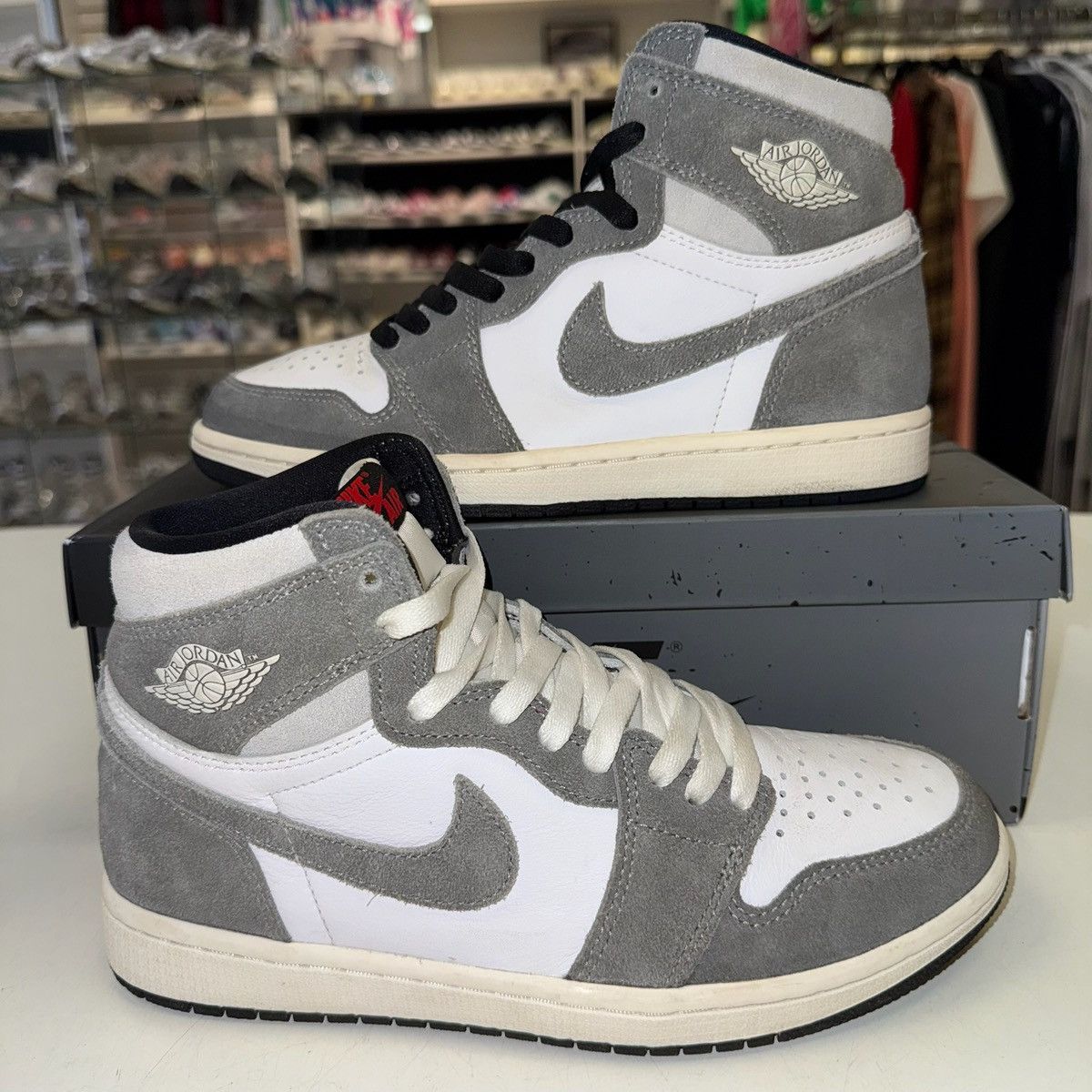 Jordan Brand Size 7 - Air Jordan 1 Retro OG High Washed Black Size US 7 / EU 40 - 1 Thumbnail