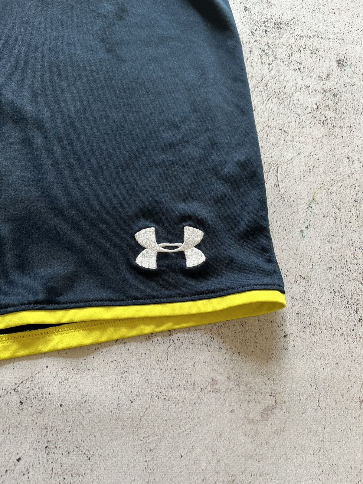 Under Armour TOTTENHAM HOTSPUR 2014 2015 FOOTBALL SHORTS UNDER ARMOUR Size US 31 - 4 Thumbnail