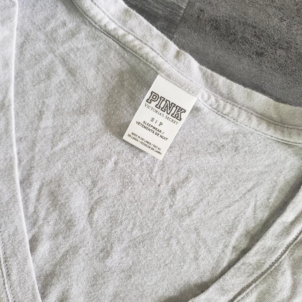 Designer Light Grey VS Vneck Short Sleeve Size S / US 4 / IT 40 - 3 Thumbnail