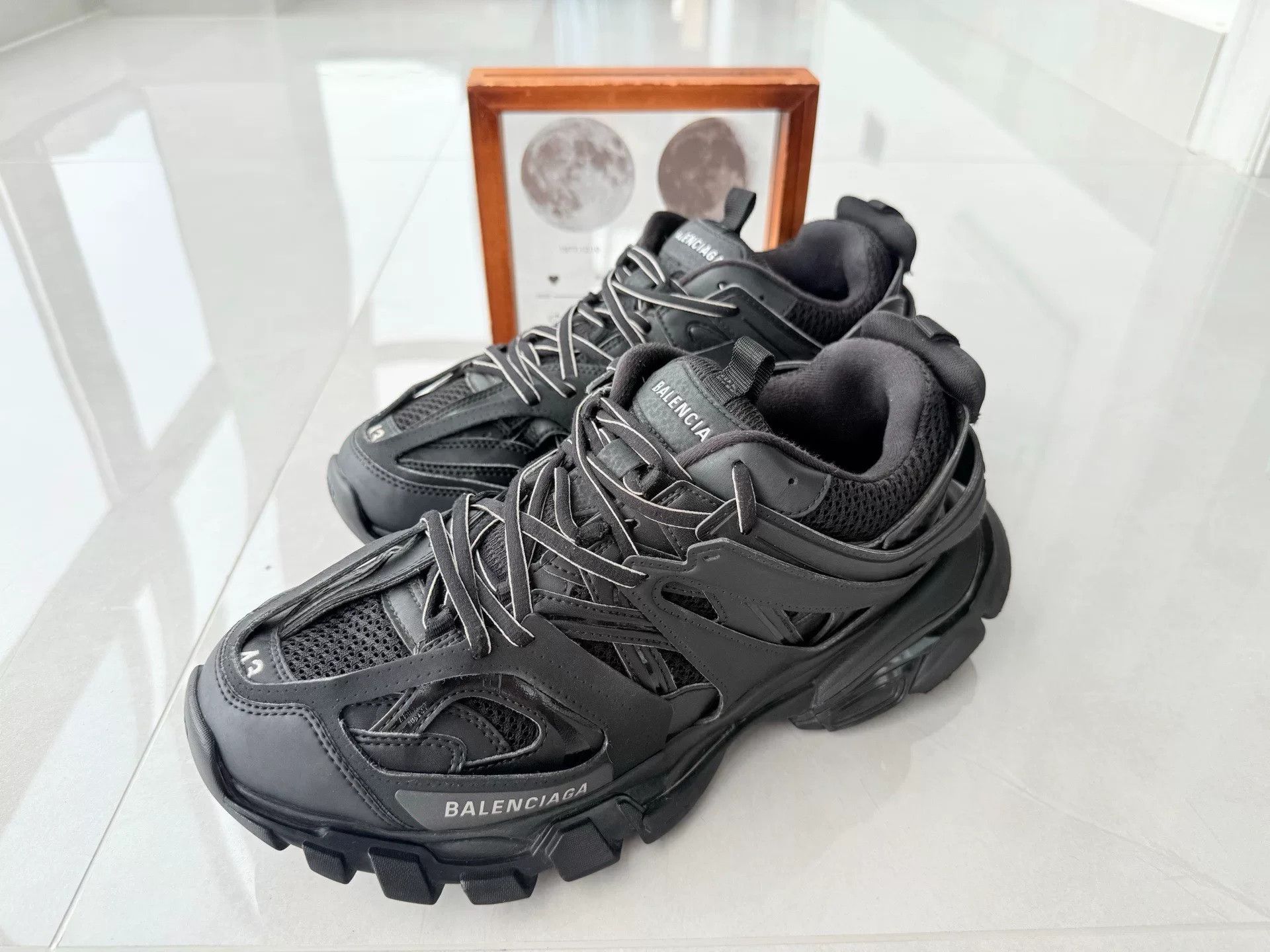 Balenciaga Balenciaga Black Lowtop Sneakers 10 Men Size US 10 / EU 43 - 1 Thumbnail