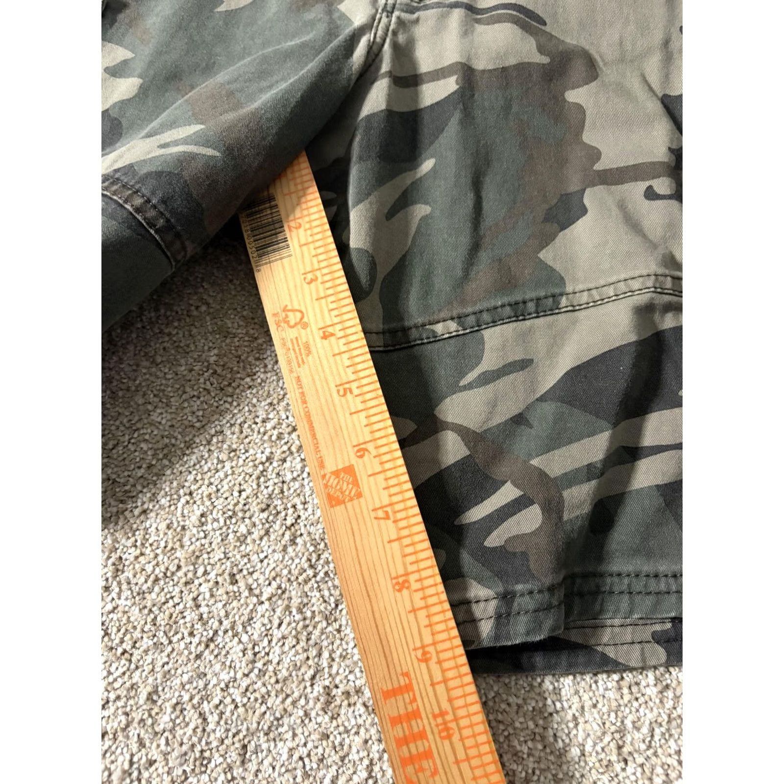 Wrangler Wrangler Cargo Shorts Mens 35 Green Camo Relaxed Fit Canvas Pockets Casual Size US 35 - 2 Thumbnail