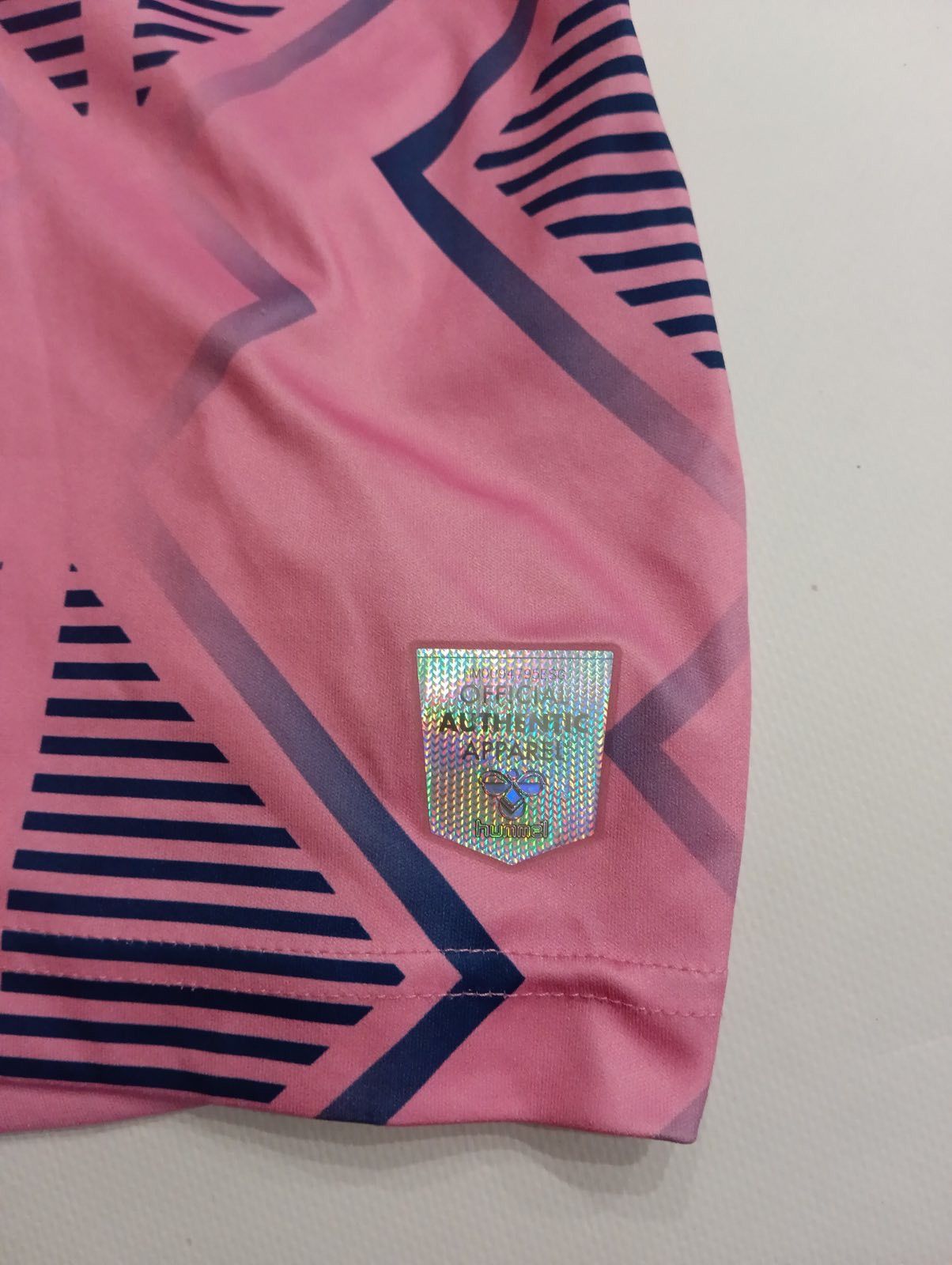 Hummel Everton Away Shirt 2022-23 with Iwobi 17 printing Size US M / EU 48-50 / 2 - 4 Thumbnail