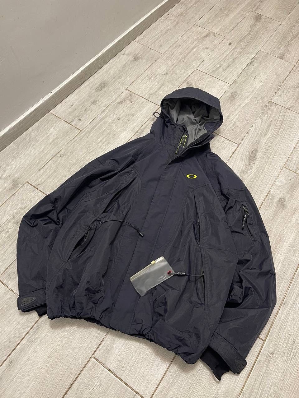 Oakley Road Fuel Jacket | Grailed