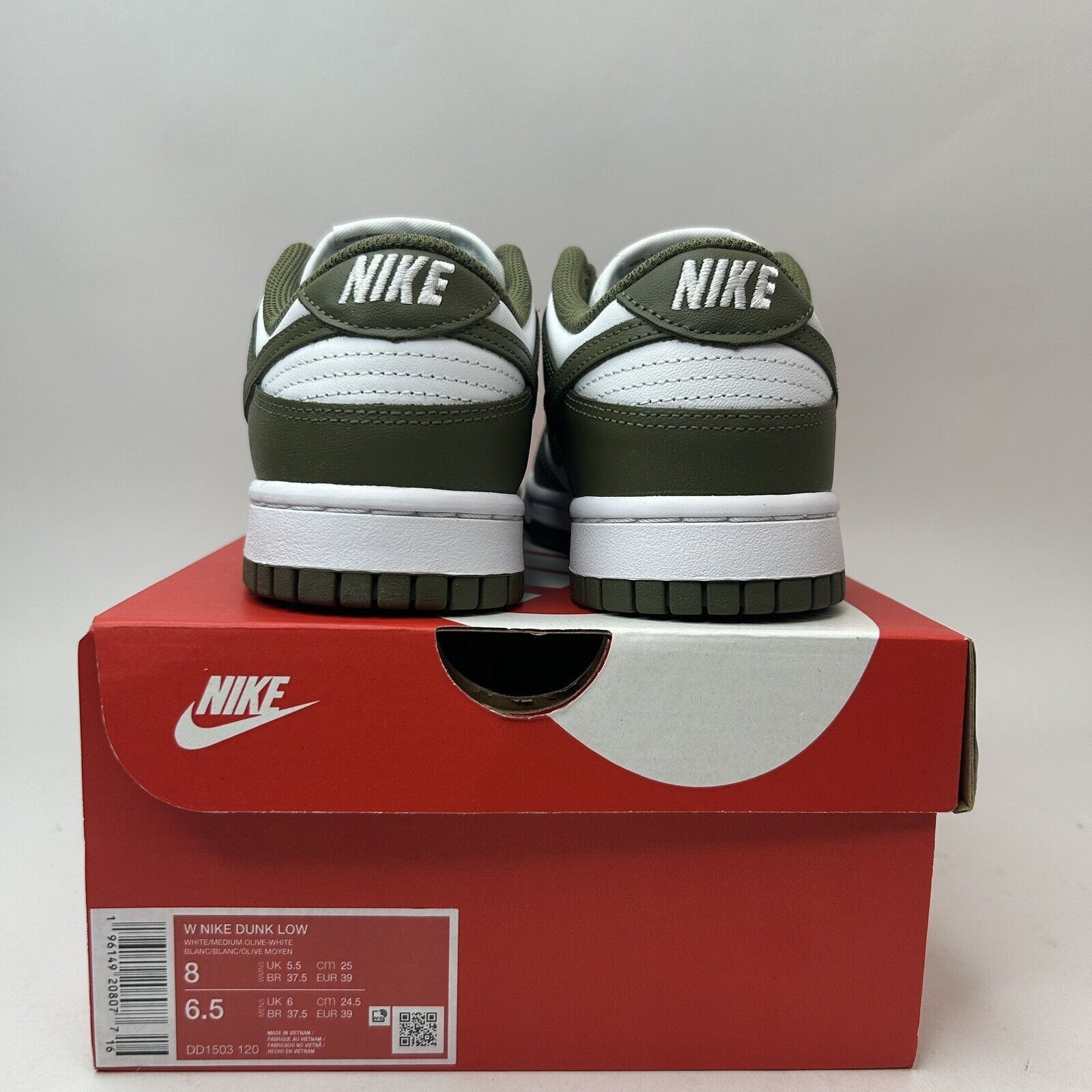 Nike Nike Dunk Low WMNS “Medium Olive” 2023 Size US 8 / IT 38 - 4 Thumbnail