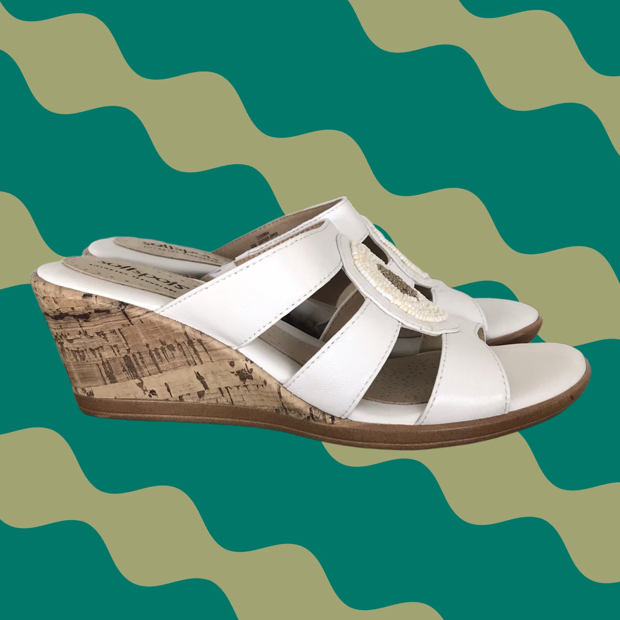 Vintage Softspots Women White Leather Beaded Wedge Platform Slip-On Comfort Sandals 6W Size US 6 / IT 36 - 1 Thumbnail