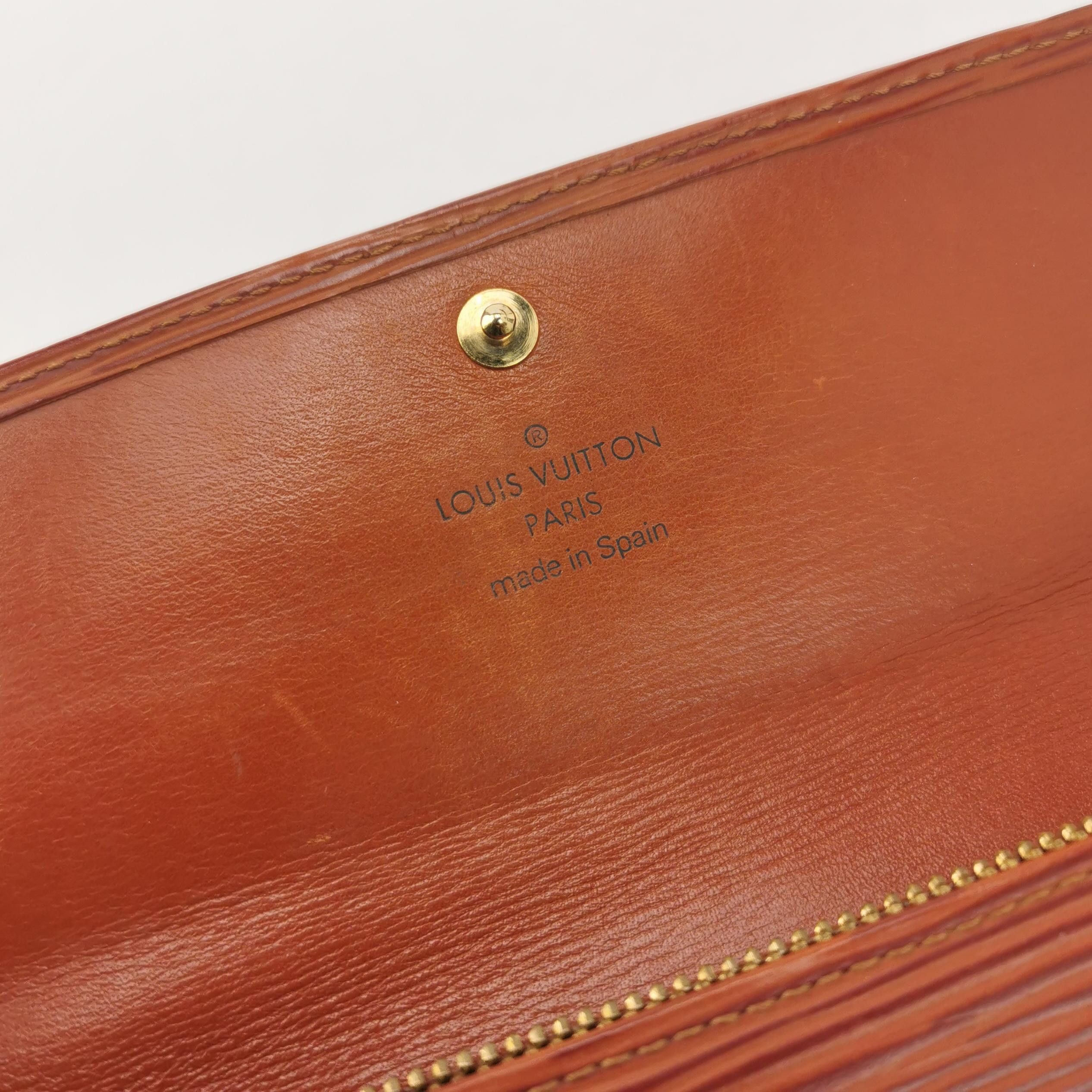 Louis Vuitton Louis Vuitton (LV) Cowhide Water Ripple Classic Temperament Size ONE SIZE - 8 Thumbnail