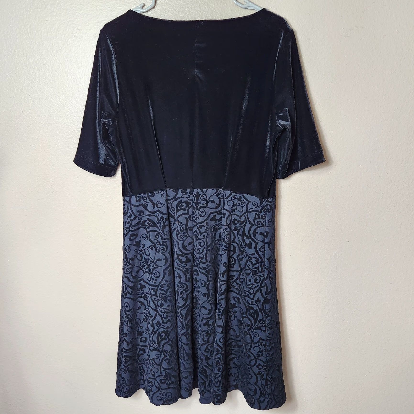 Lands' End Lands' End Womens Petite Black Velvet Half Sleeve Fit & Flare Dress |LP| Size L / US 10 / IT 46 - 6 Thumbnail