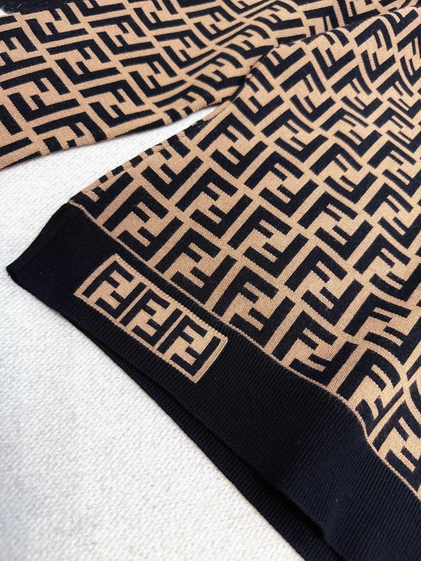 Fendi Fendi Brown FF Monogram Knit Top Size 40 Size M / US 6-8 / IT 42-44 - 2 Thumbnail