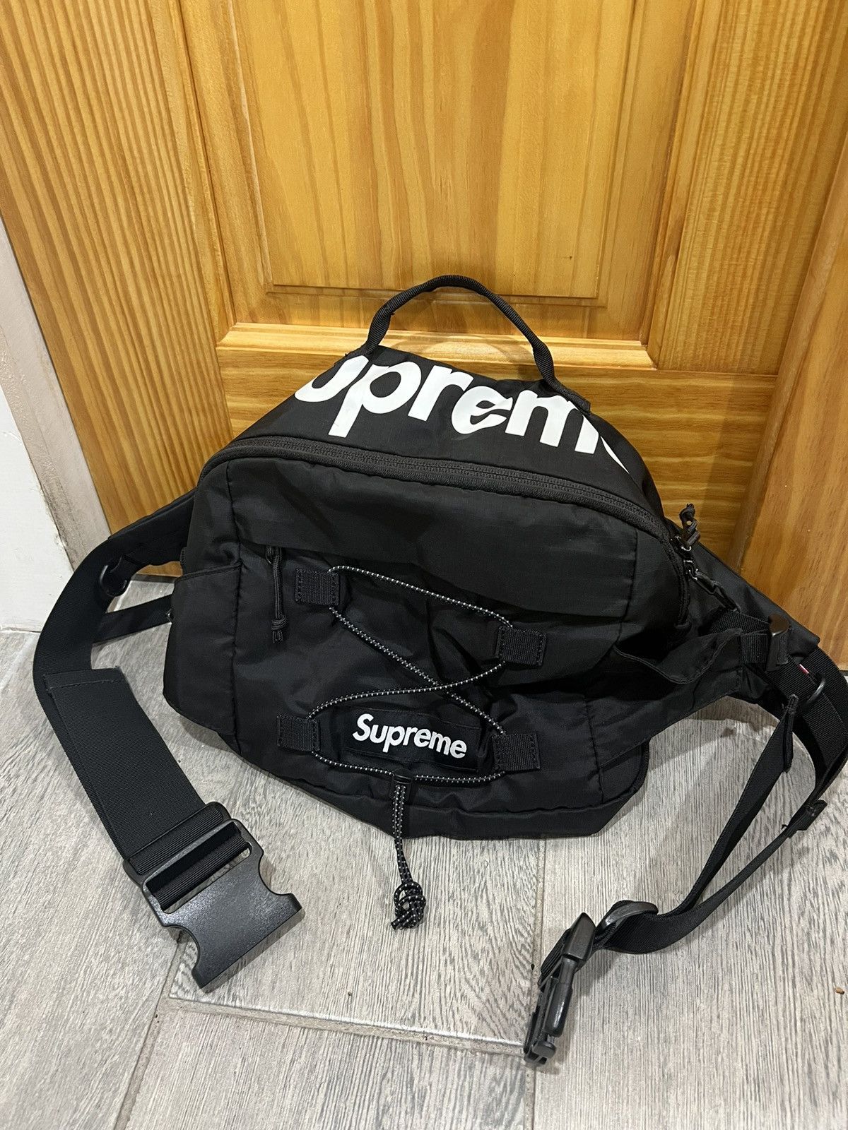 Supreme waist bag ss17 black