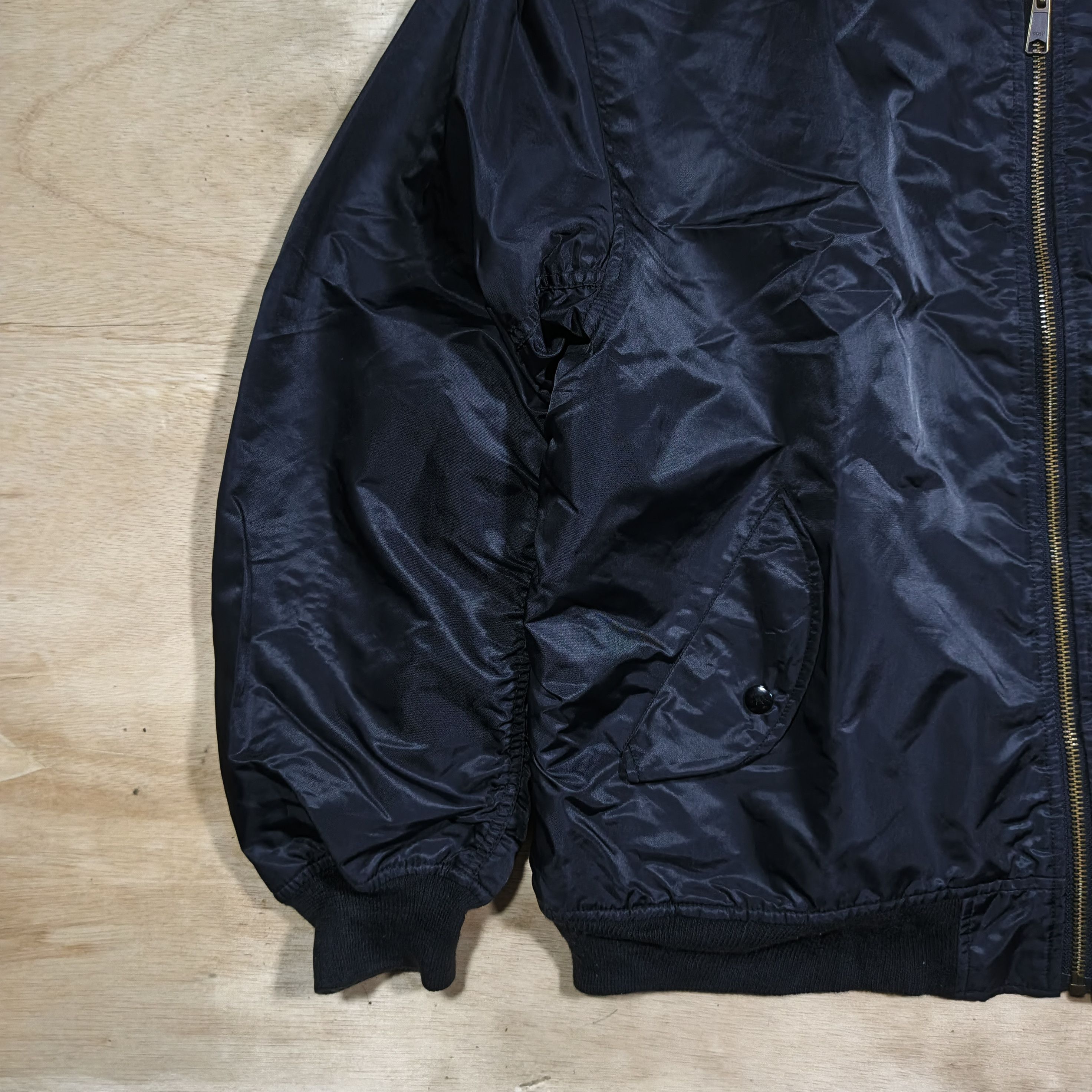 Uniqlo 90's UNIQLO MA-1 Bomber Jacket Size US XL / EU 56 / 4 - 4 Thumbnail