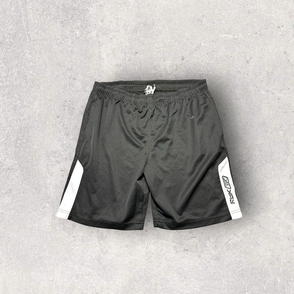 Reebok Reebok shorts Size US 34 / EU 50 - 1 Thumbnail