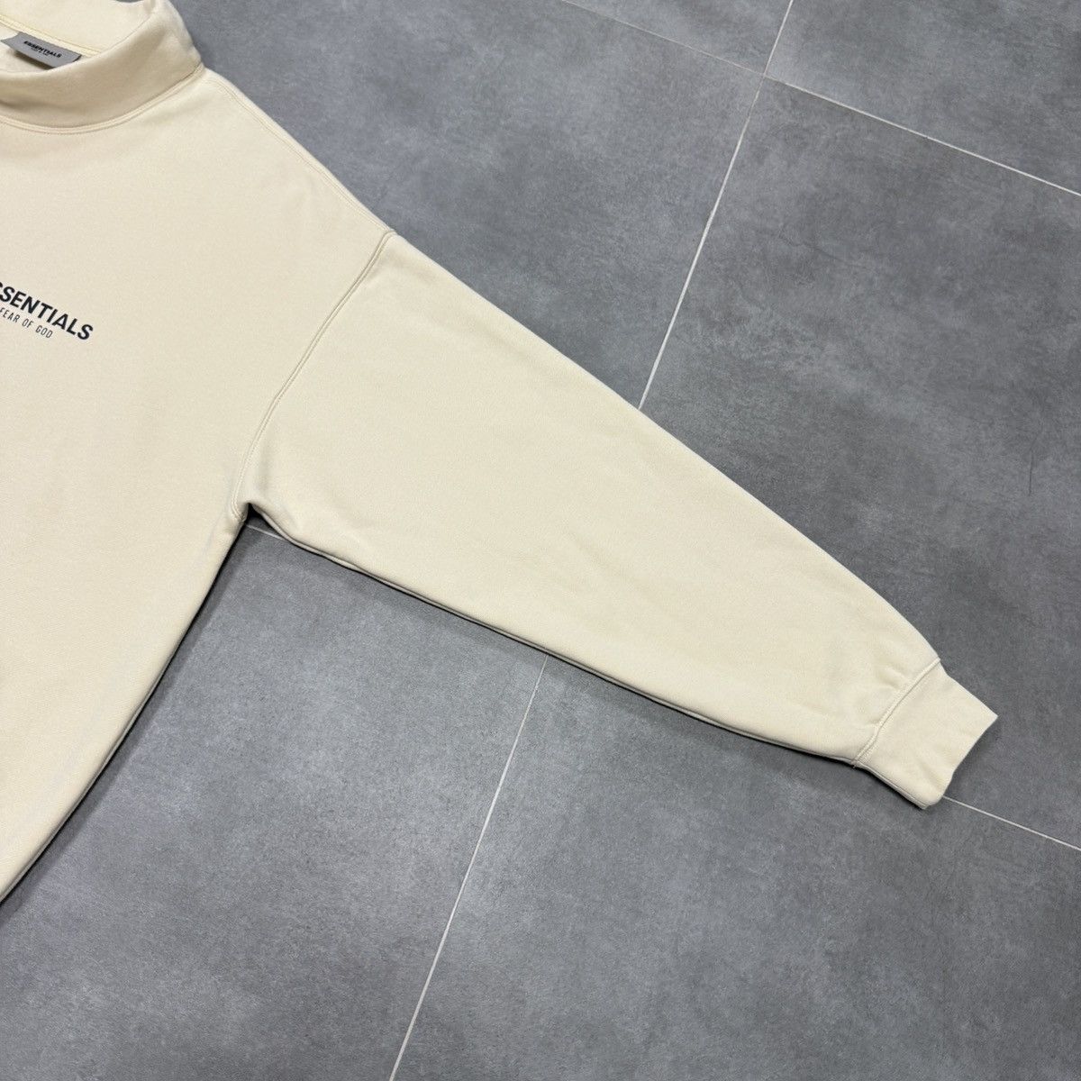Fear of God Fear of God Essentials Pullover Mock Neck Fleece Sweatshirt Size US XL / EU 56 / 4 - 6 Thumbnail