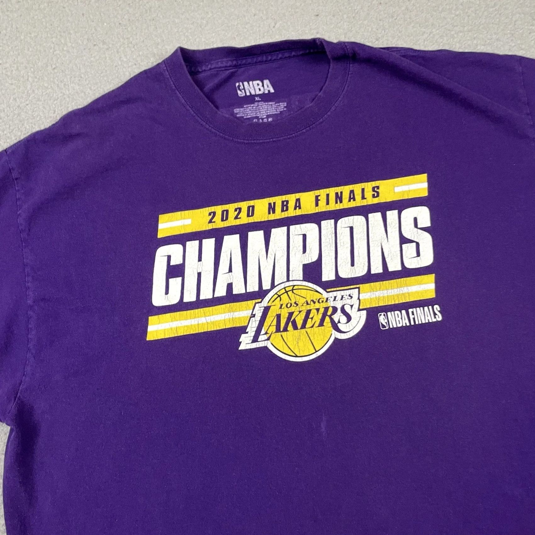 NBA VINTAGE Lakers T Shirt Adult XL Purple NBA Finals Champions Bubble Rare Lee Sport Shirt Mens XL Yellow Size US XL / EU 56 / 4 - 2 Thumbnail