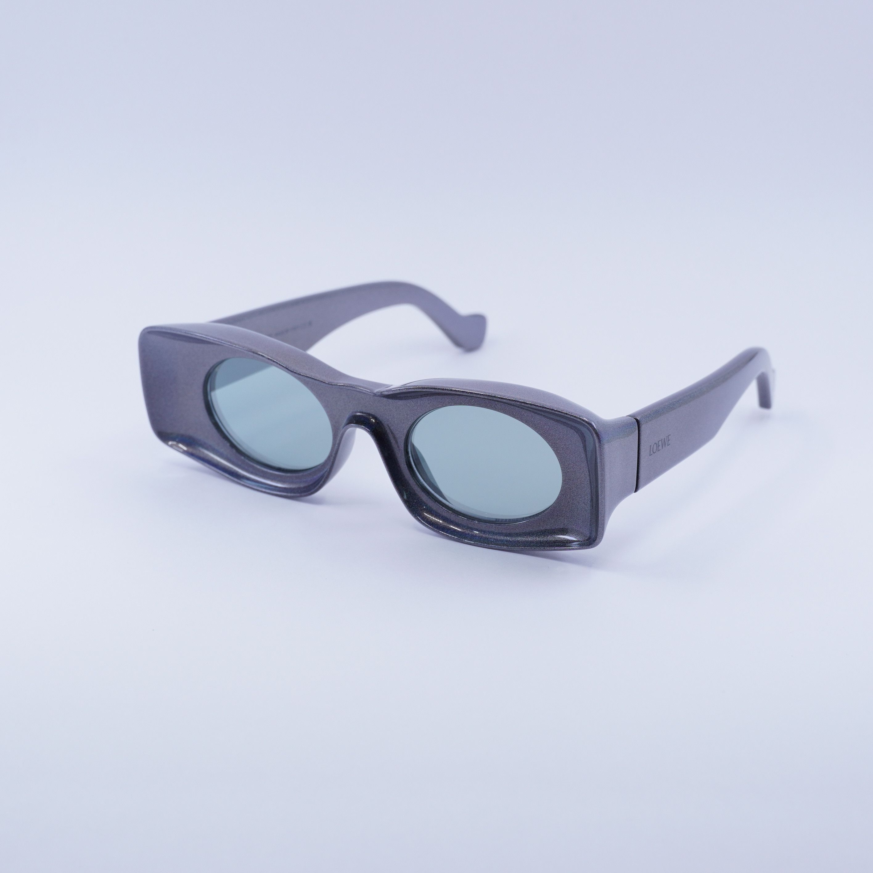Loewe Loewe LW40033I 05X Sunglasses Pearlescent Rectangle Frame Size ONE SIZE - 1 Thumbnail