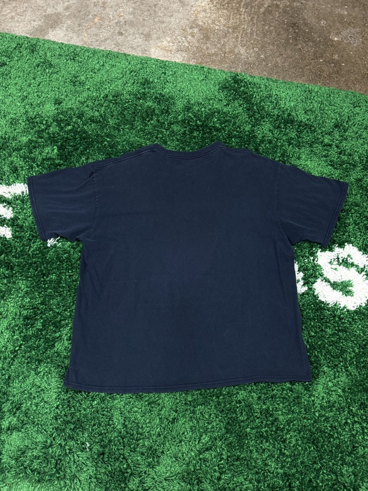 Columbia Columbia Navy Mountain Badge Retro Outdoors Logo Tee XL Size US XL / EU 56 / 4 - 4 Thumbnail