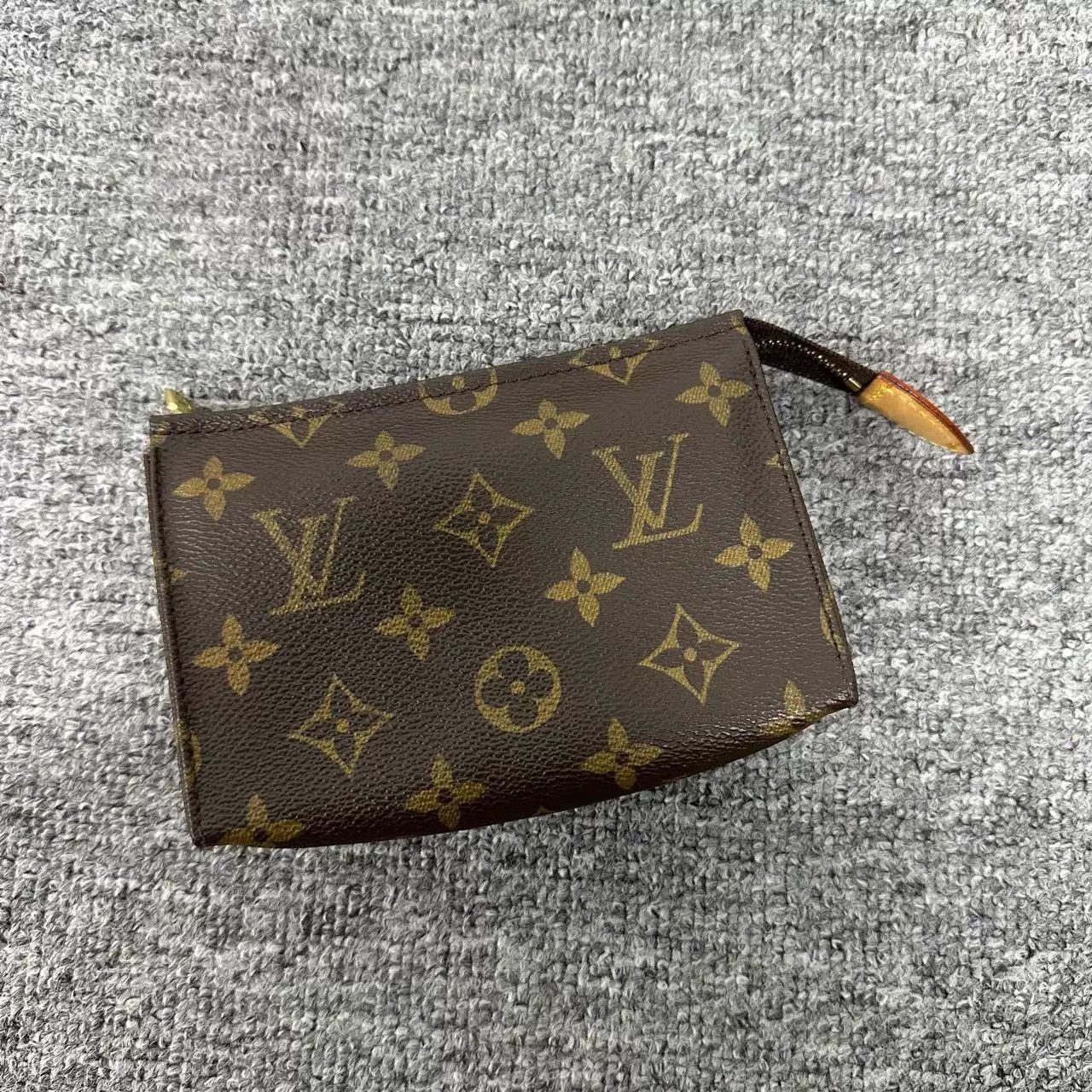 Louis Vuitton LV Monogram Toiletry Pouch 15 99 New Size ONE SIZE - 2 Thumbnail