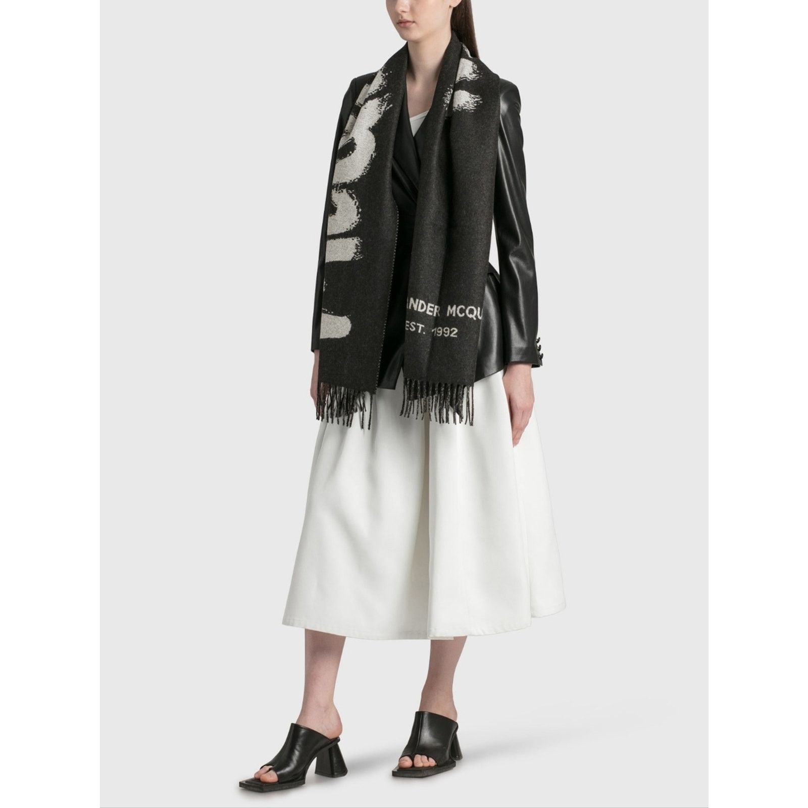 Alexander McQueen Alexander McQueen Oversize McQueen Graffiti Scarf Wool COA Size ONE SIZE - 5 Thumbnail