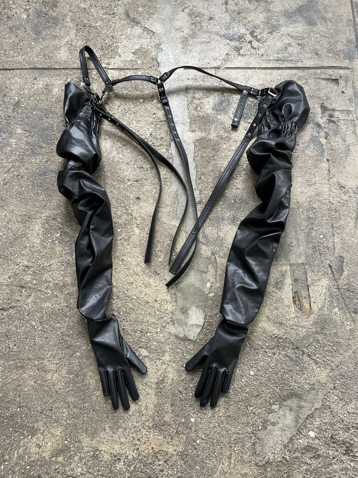 Comme des Garcons Comme Des Garcons Noir Kei Ninomiya Leather Gloves Size US M / EU 48-50 / 2 - 12 Thumbnail