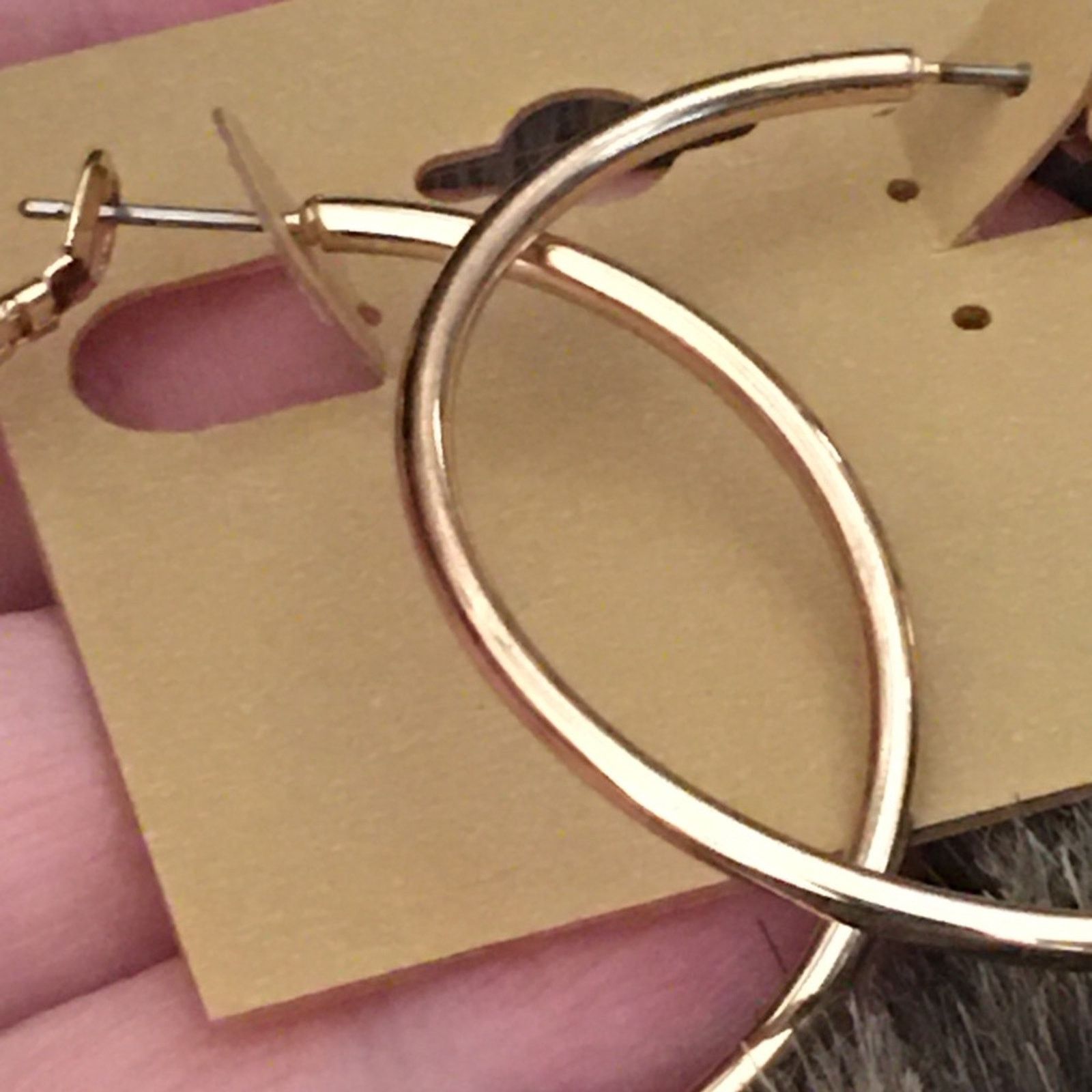 Vintage Vintage gold tone latch back hoop earrings Size ONE SIZE - 3 Thumbnail