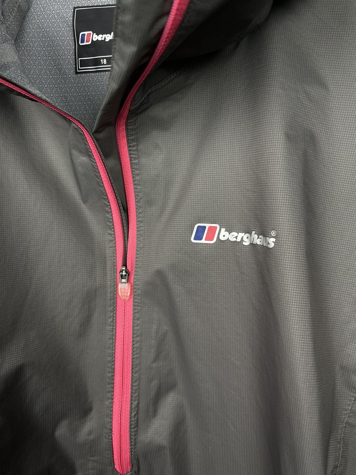 Berghaus Berghaus AQ 2.5 Raincoat Anorak Jacket Woman’s Size 18 Size XL / US 12-14 / IT 48-50 - 10 Thumbnail