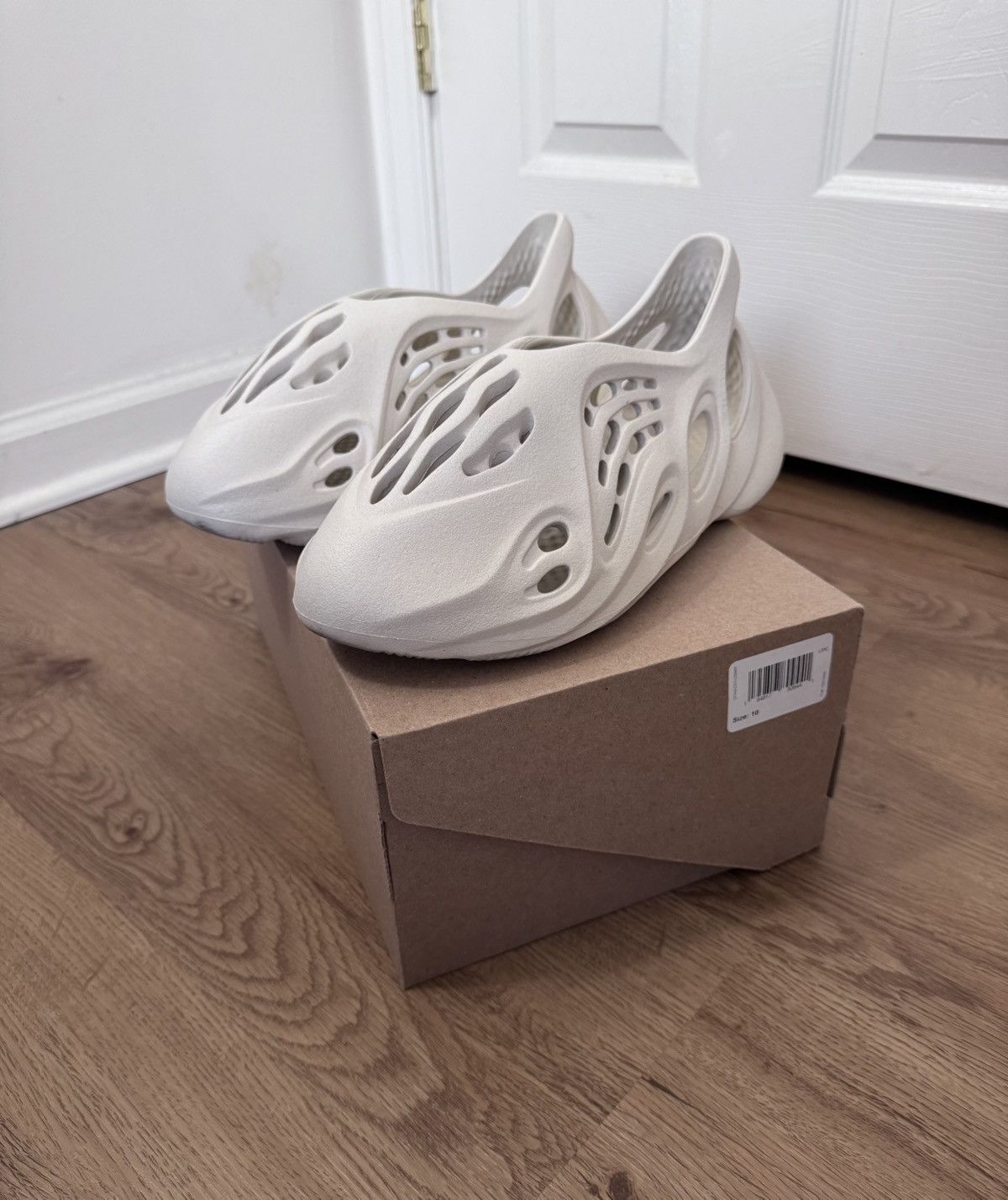 Adidas Adidas Yeezy Foam RNNR Sand Size US 10 / EU 43 - 1 Thumbnail