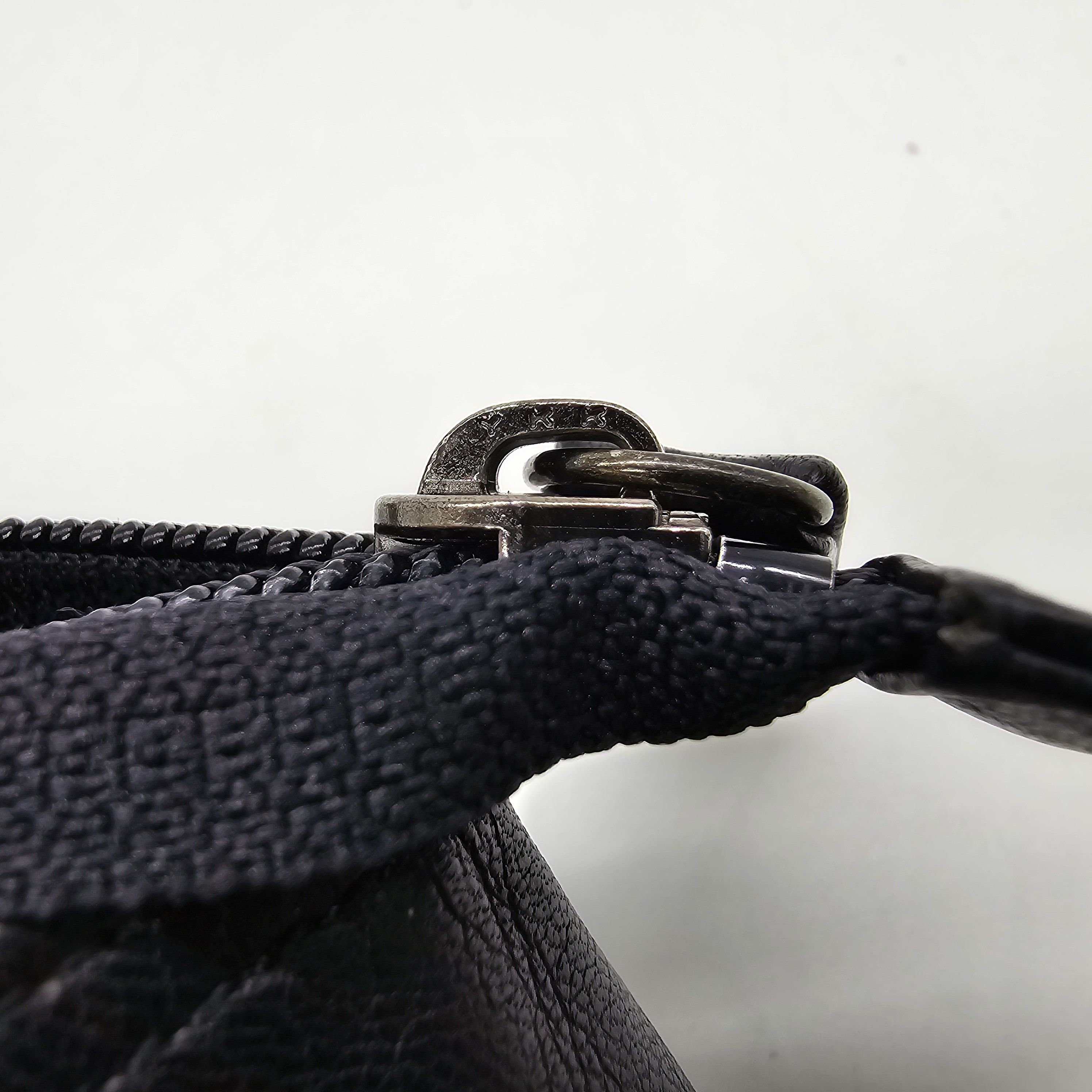 Issey Miyake Issey Miyake - Vintage Leather Handbag Size ONE SIZE - 13 Thumbnail