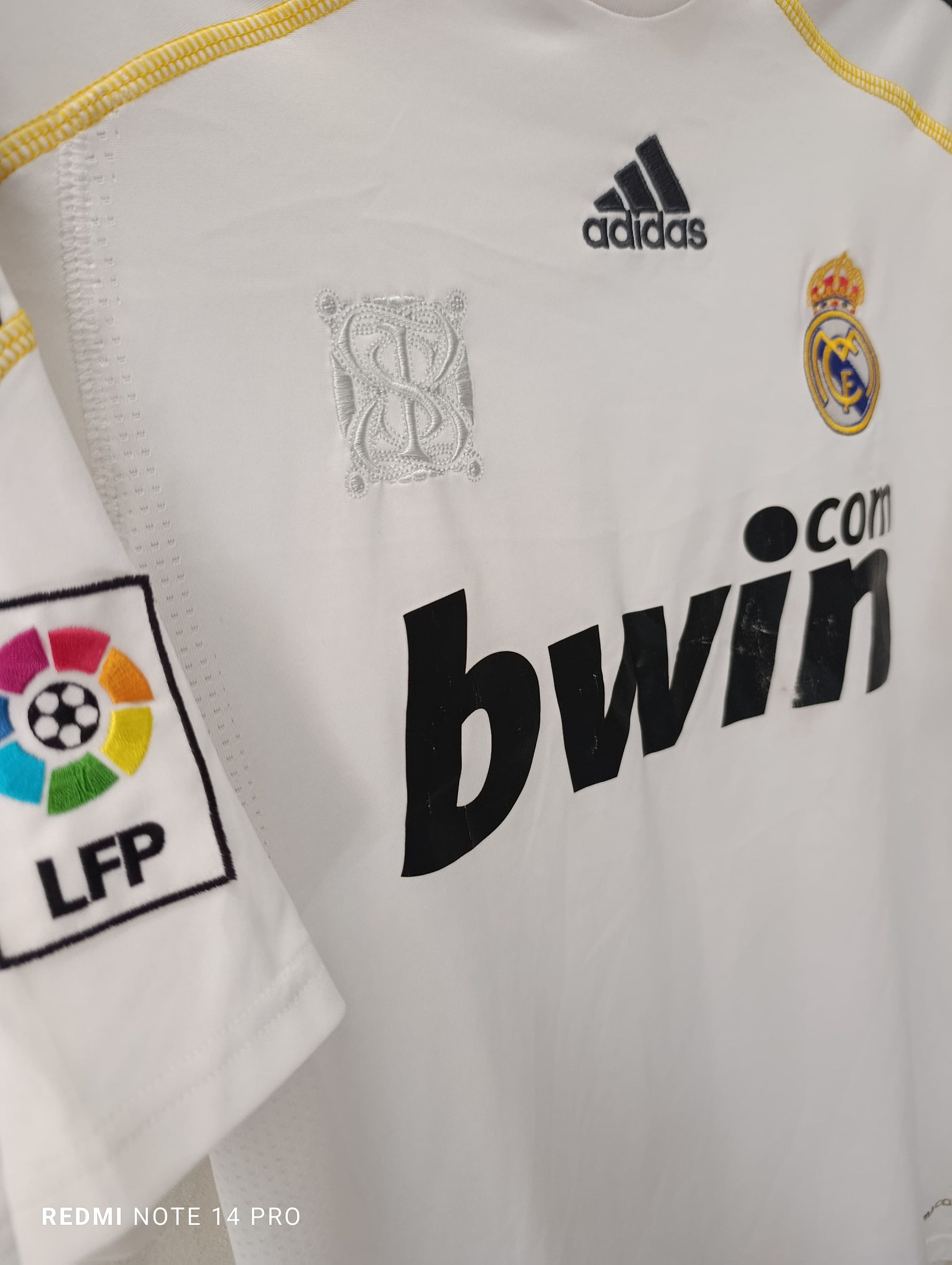 Adidas Iconic Rare Real Madrid 2009 Home Vintage Shirt Adidas M Size US M / EU 48-50 / 2 - 3 Thumbnail