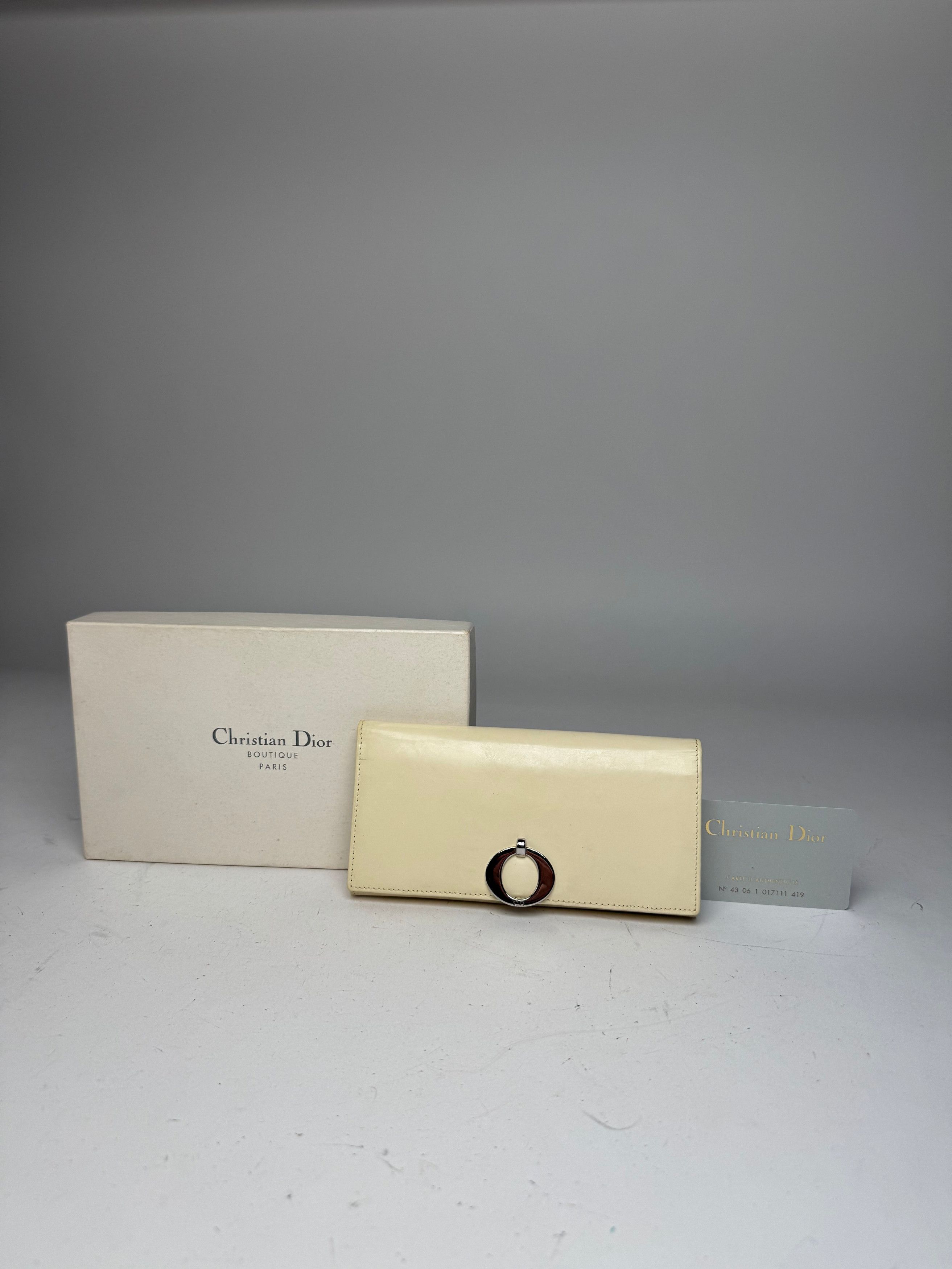 Dior Vintage Patent Leather Wallet White Size ONE SIZE - 1 Thumbnail