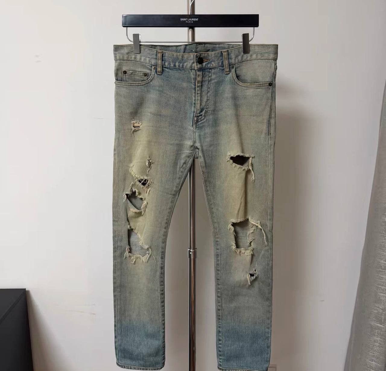 Saint Laurent Paris Authentic Saint Laurent D02 jeans Size US 31 - 1 Thumbnail