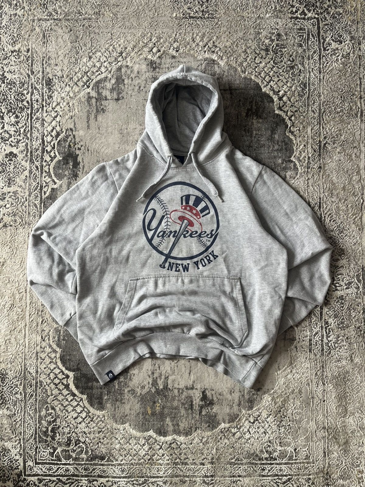 New York Yankees New York Yankees Majestic Vintage Hoodie Streetwear New Era Size US XL / EU 56 / 4 - 2 Thumbnail