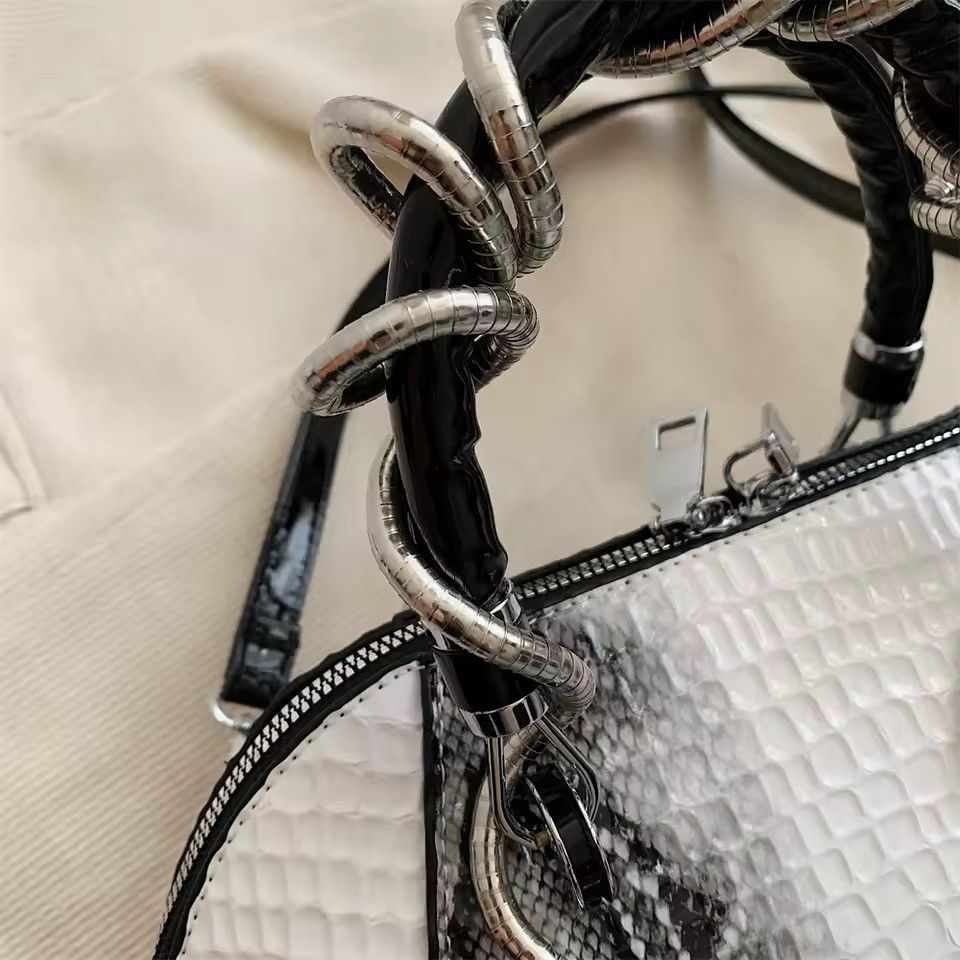Other Designer PU Leather Crocodile Pattern Shoulder Crossbody Bag Size ONE SIZE - 7 Thumbnail