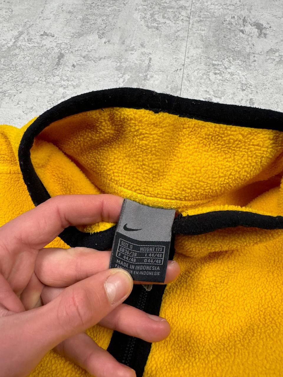 Nike Vintage Nike 1/4 Zip Yellow Fleece Size S Size US S / EU 44-46 / 1 - 13 Thumbnail