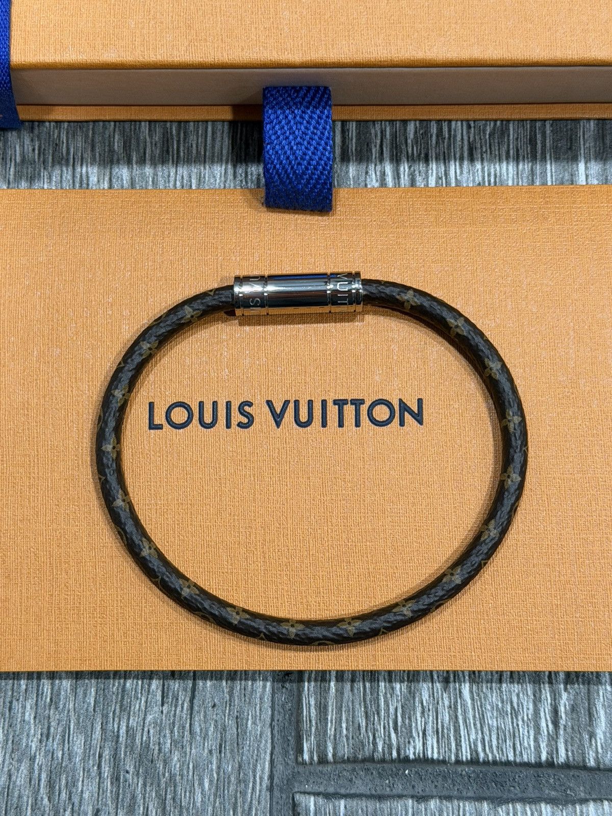 Louis Vuitton Louis Vuitton Keep It Bracelet Size ONE SIZE - 3 Thumbnail
