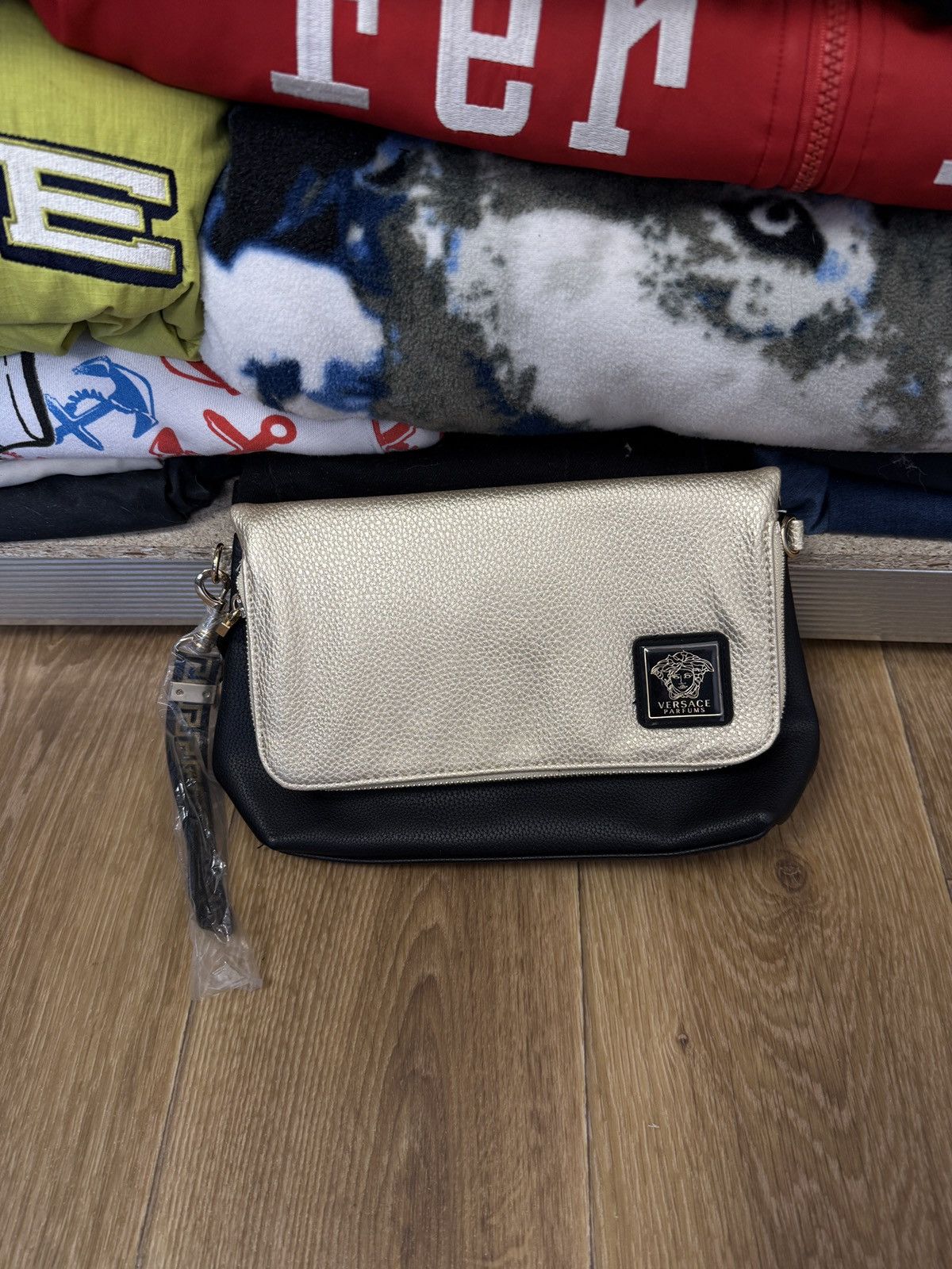 Versace NEW!!! Versace Parfums Bag Size ONE SIZE - 2 Thumbnail