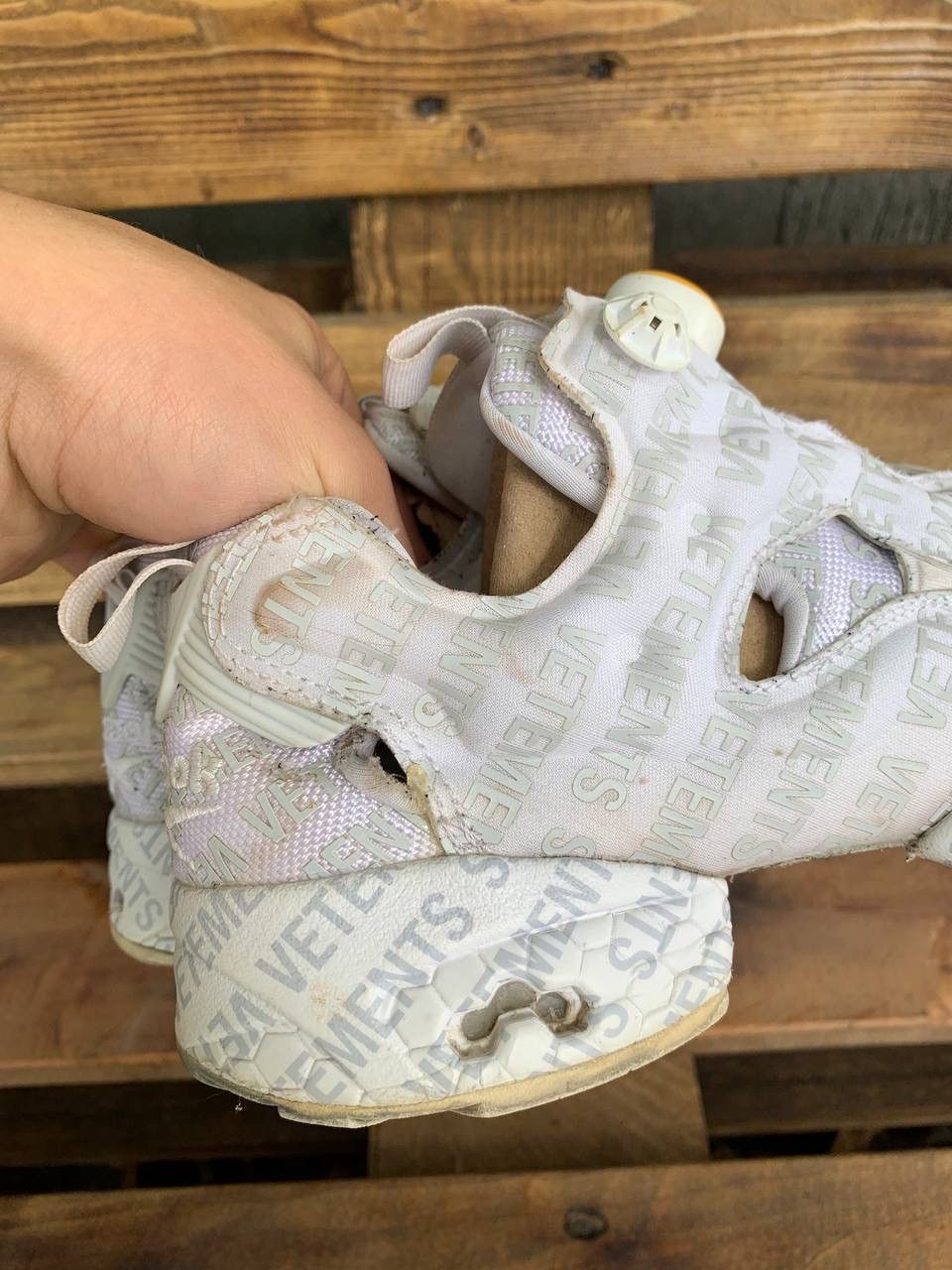 Reebok × Vetements Reebok VETEMENTS x InstaPump Fury 'Emoji' Size US 6 / EU 39 - 6 Thumbnail