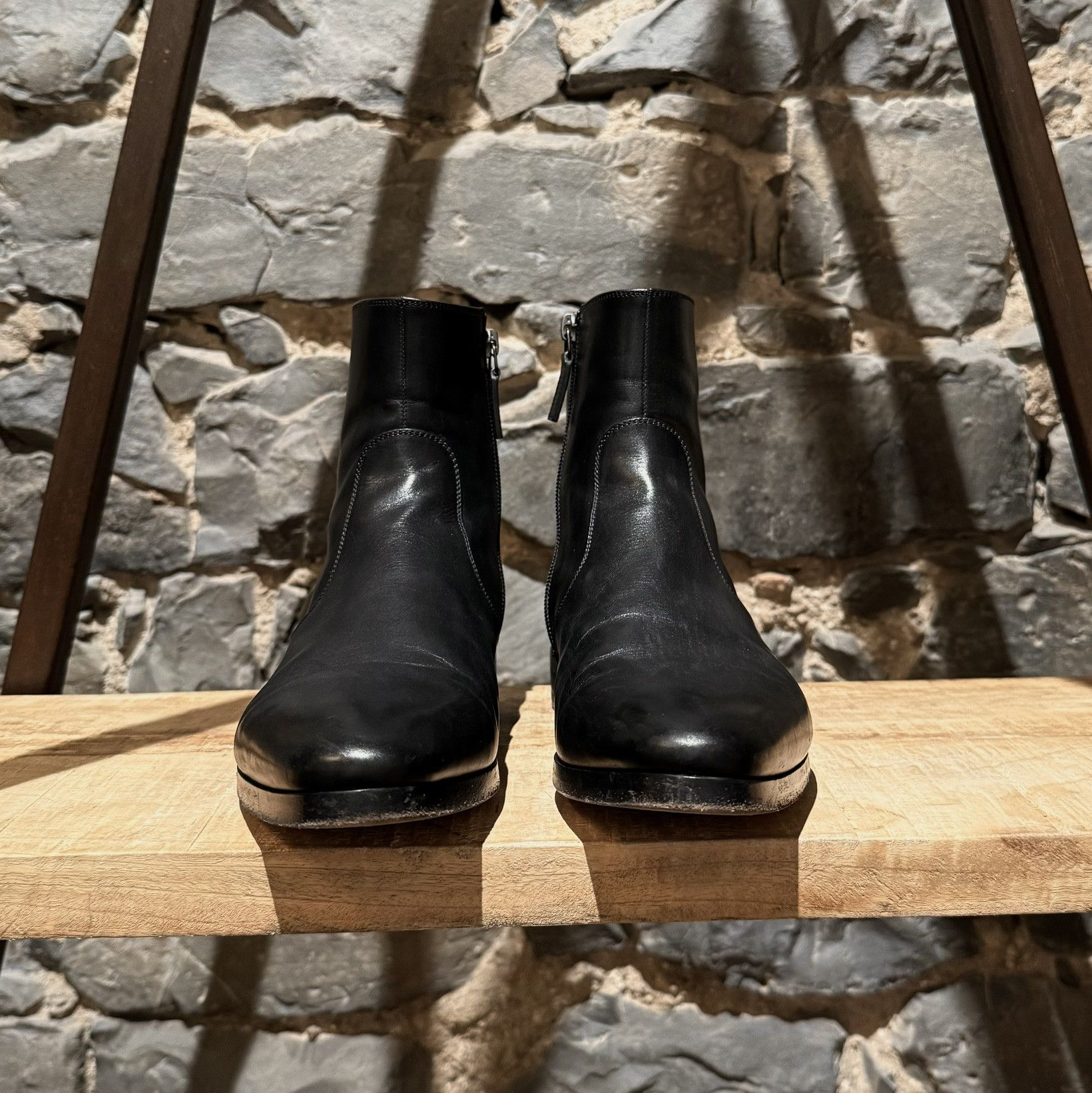 Gucci Gucci Black Leather Side Zip Chelsea Boots - 6.5 UK Size US 7.5 / EU 40-41 - 2 Thumbnail