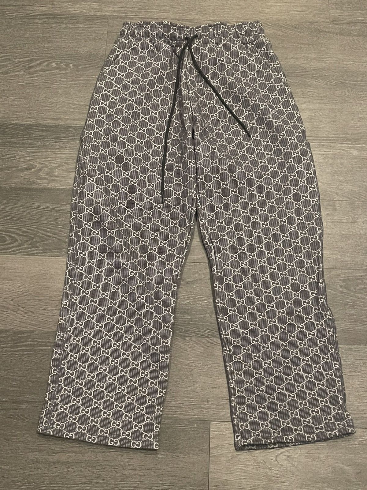 Star flare sweats