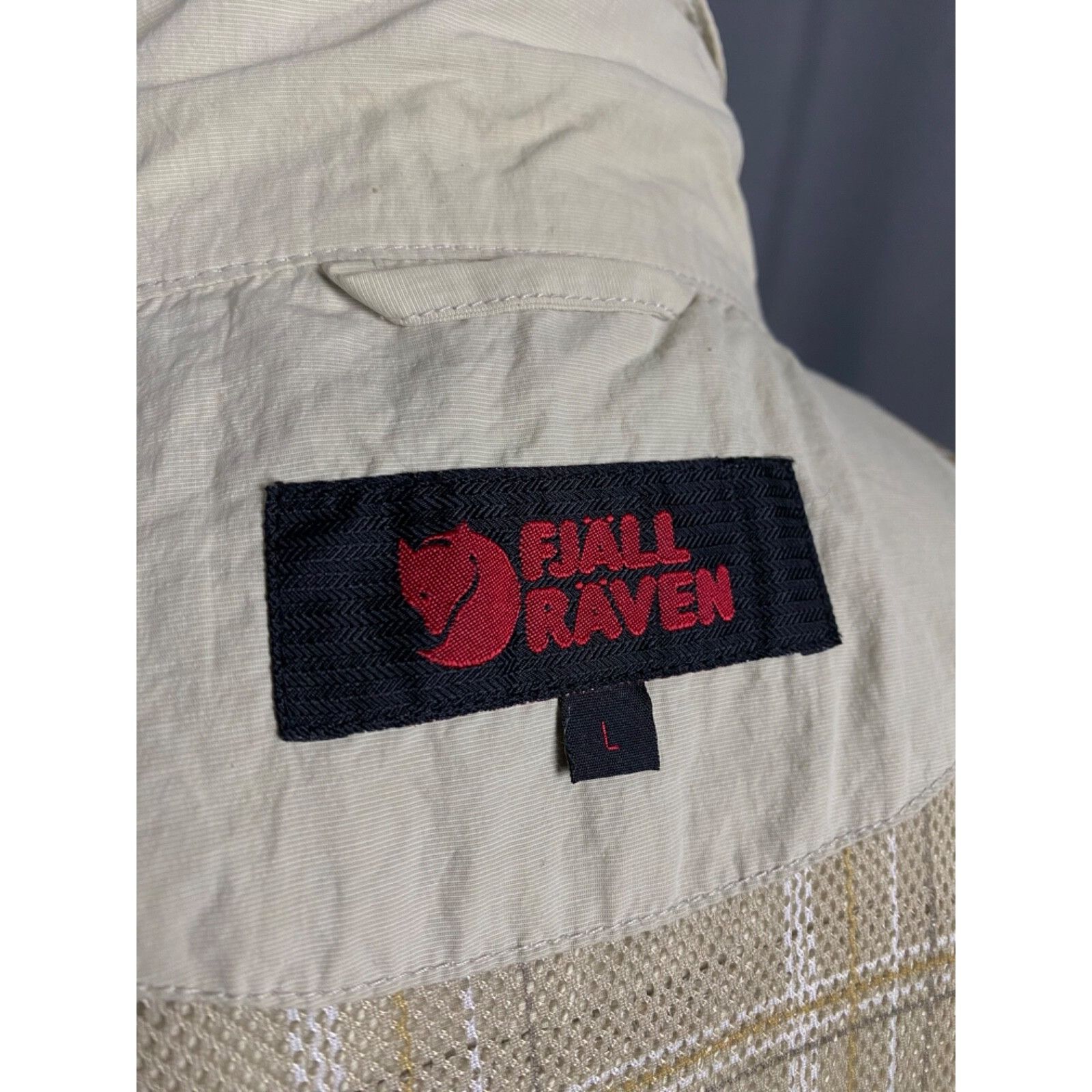 Fjallraven Fjallraven VTG Men's Beige Multipocket Hunting Vest Size L Size US L / EU 52-54 / 3 - 11 Thumbnail