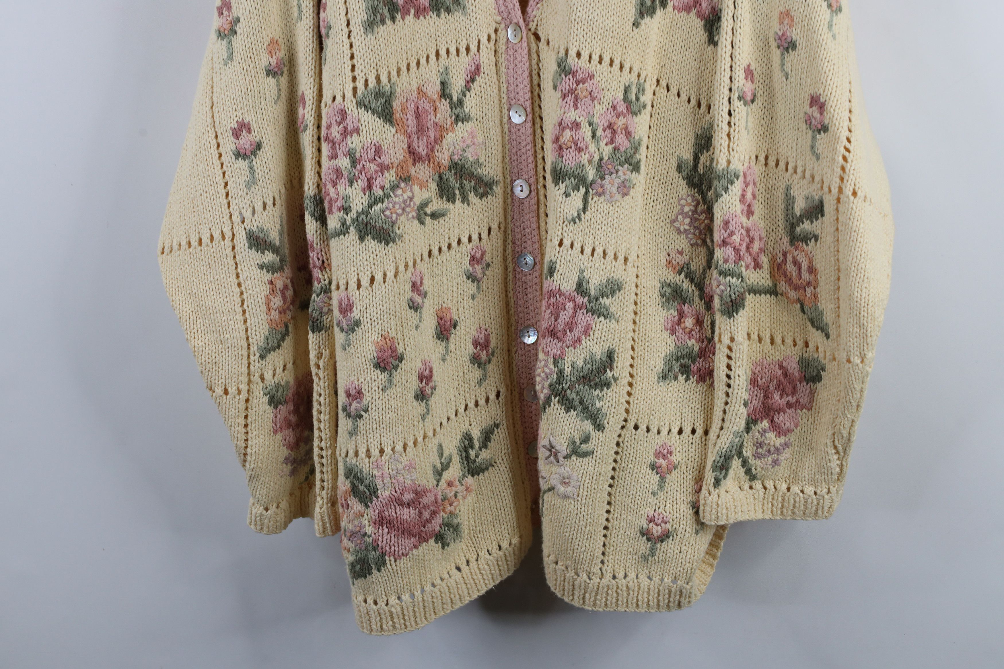 Vintage Vintage 90s Streetwear Flower Floral Button Cardigan Sweater Size XXL / US 16-18 / IT 52-54 - 3 Thumbnail