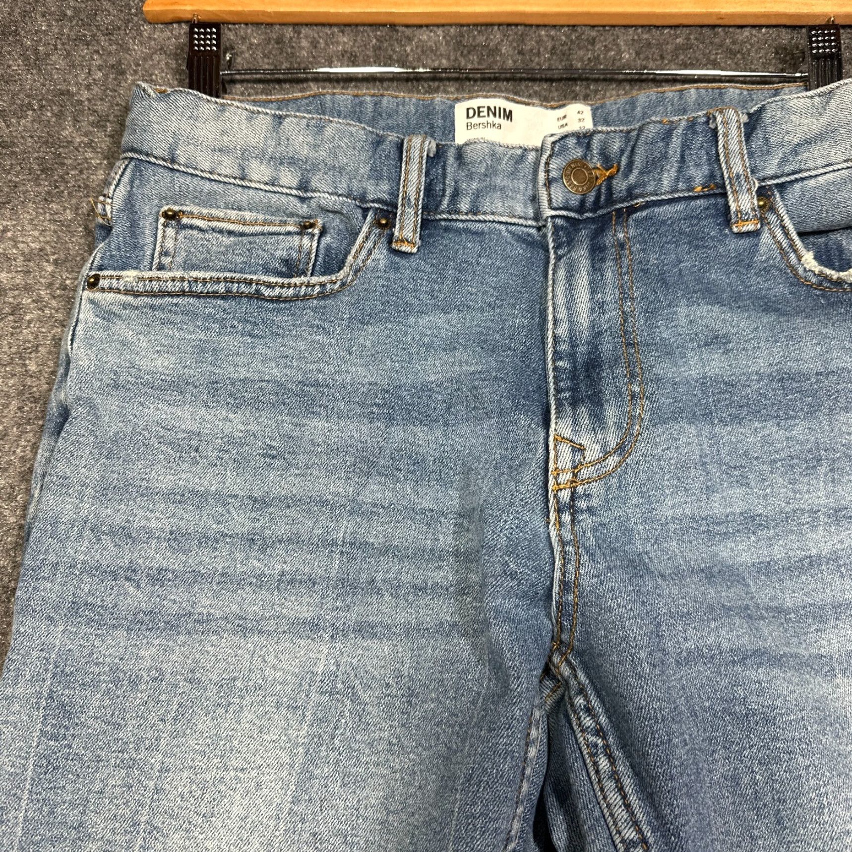 Bershka Bershka Jeans Mens 32 Slim Denim Light Blue 5-Pocket Pockets Zipper Cotton Blend Straight Rise Mid 10-12 Inseam 29 In Jeans Boys Mens Womens Size US 32 / EU 48 - 4 Thumbnail