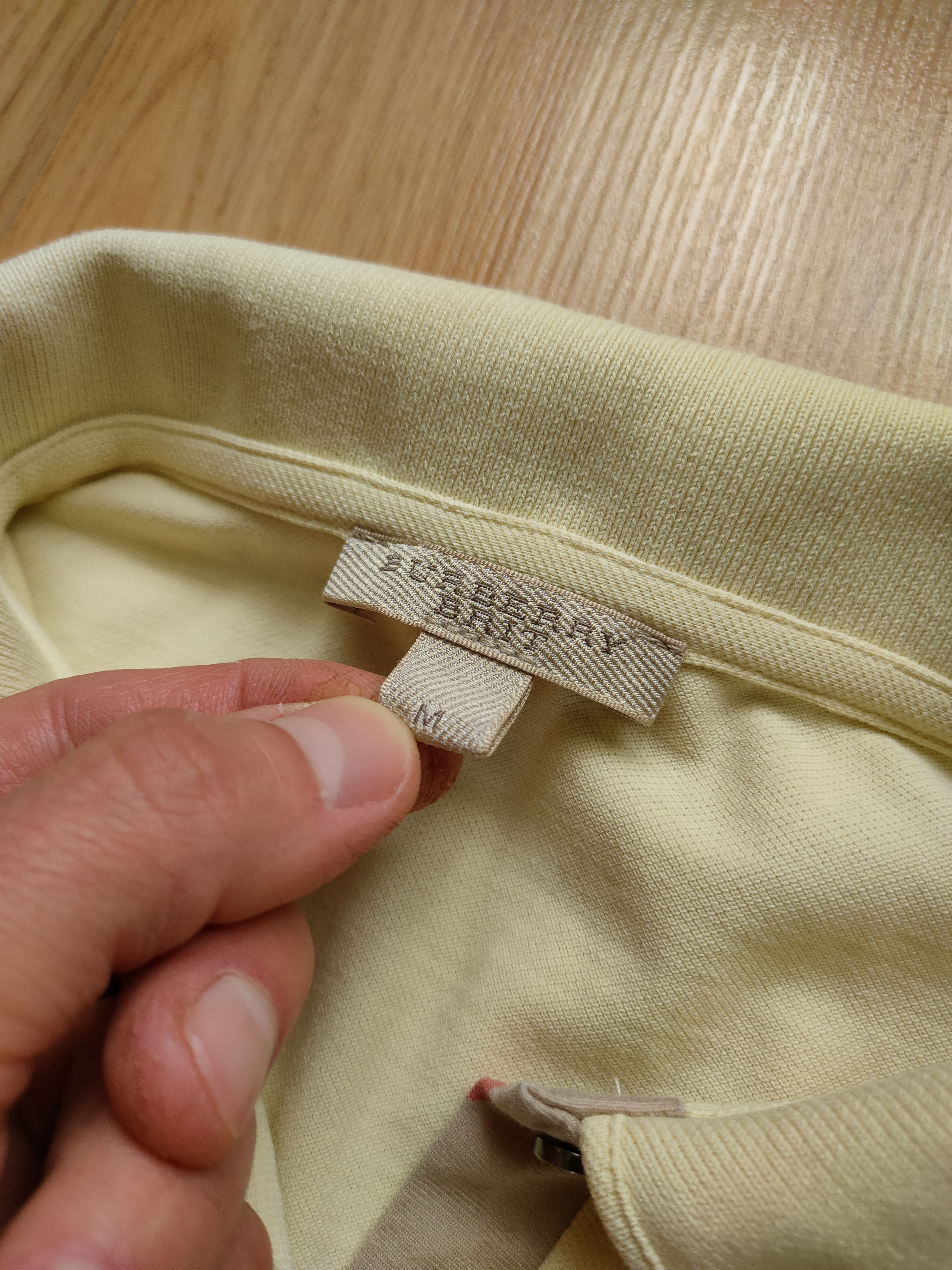 Burberry Women's Vintage Burberry Brit M T Shirt Polo Burberry Size M / US 6-8 / IT 42-44 - 6 Thumbnail