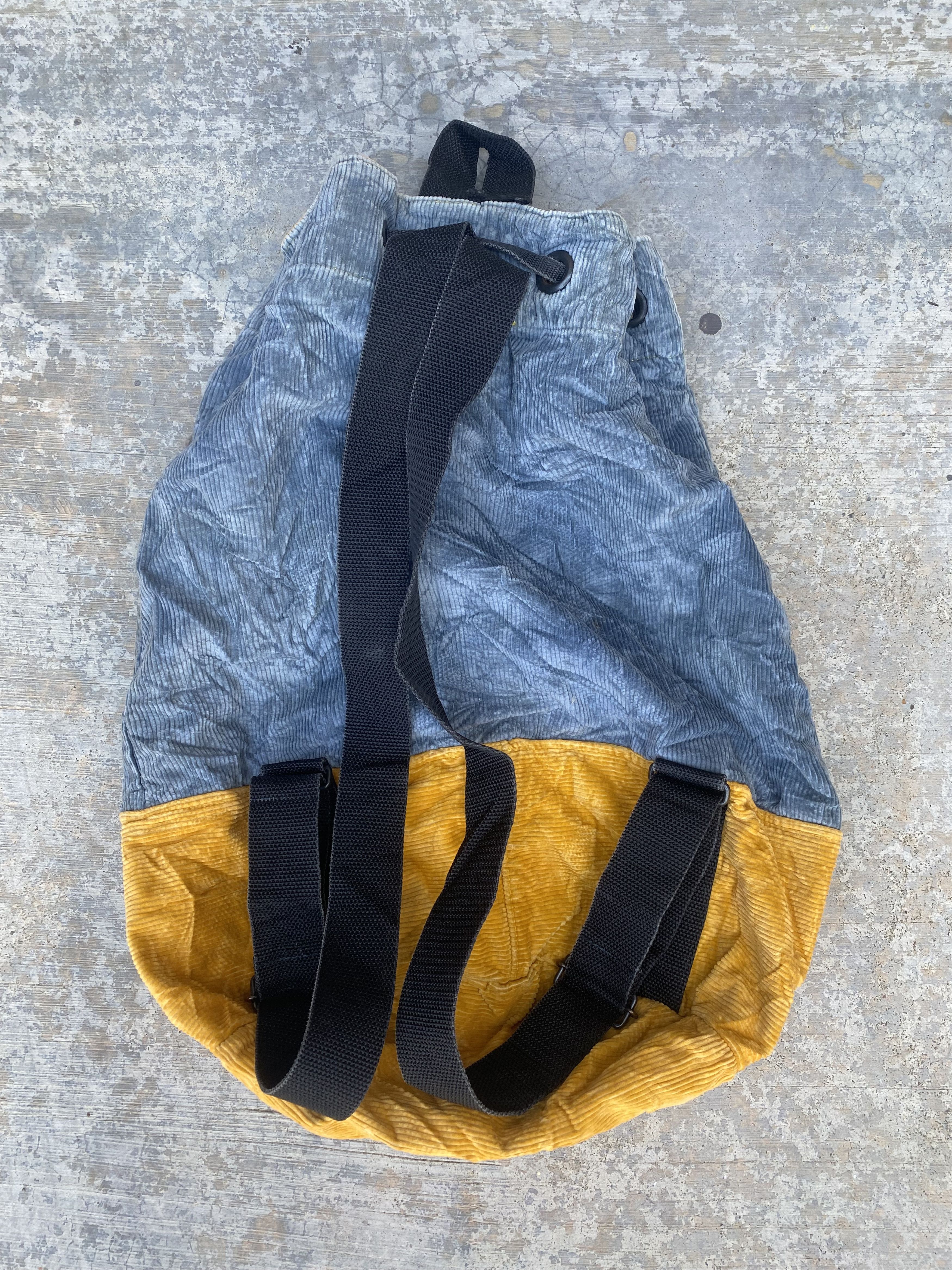 Quicksilver Vintage Quiiksilver corduroy drawstring backpacks Size ONE SIZE - 4 Thumbnail