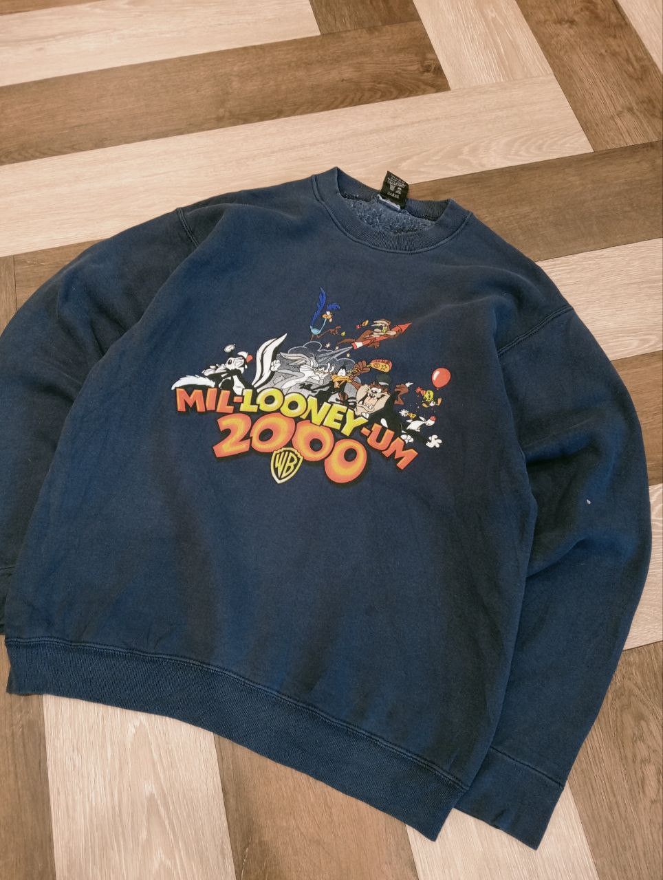 Warner Bros VINTAGE 90S WARNER BROS LOONEY TUNES SWEATSHIRT Size US M / EU 48-50 / 2 - 3 Thumbnail