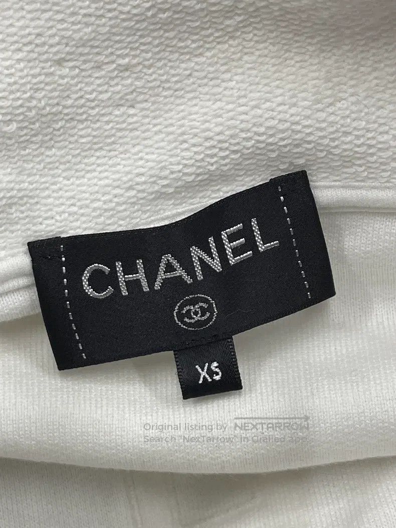 Chanel Chanel White relief logo double C hooded sweatshirt Size XS / US 0-2 / IT 36-38 - 3 Thumbnail