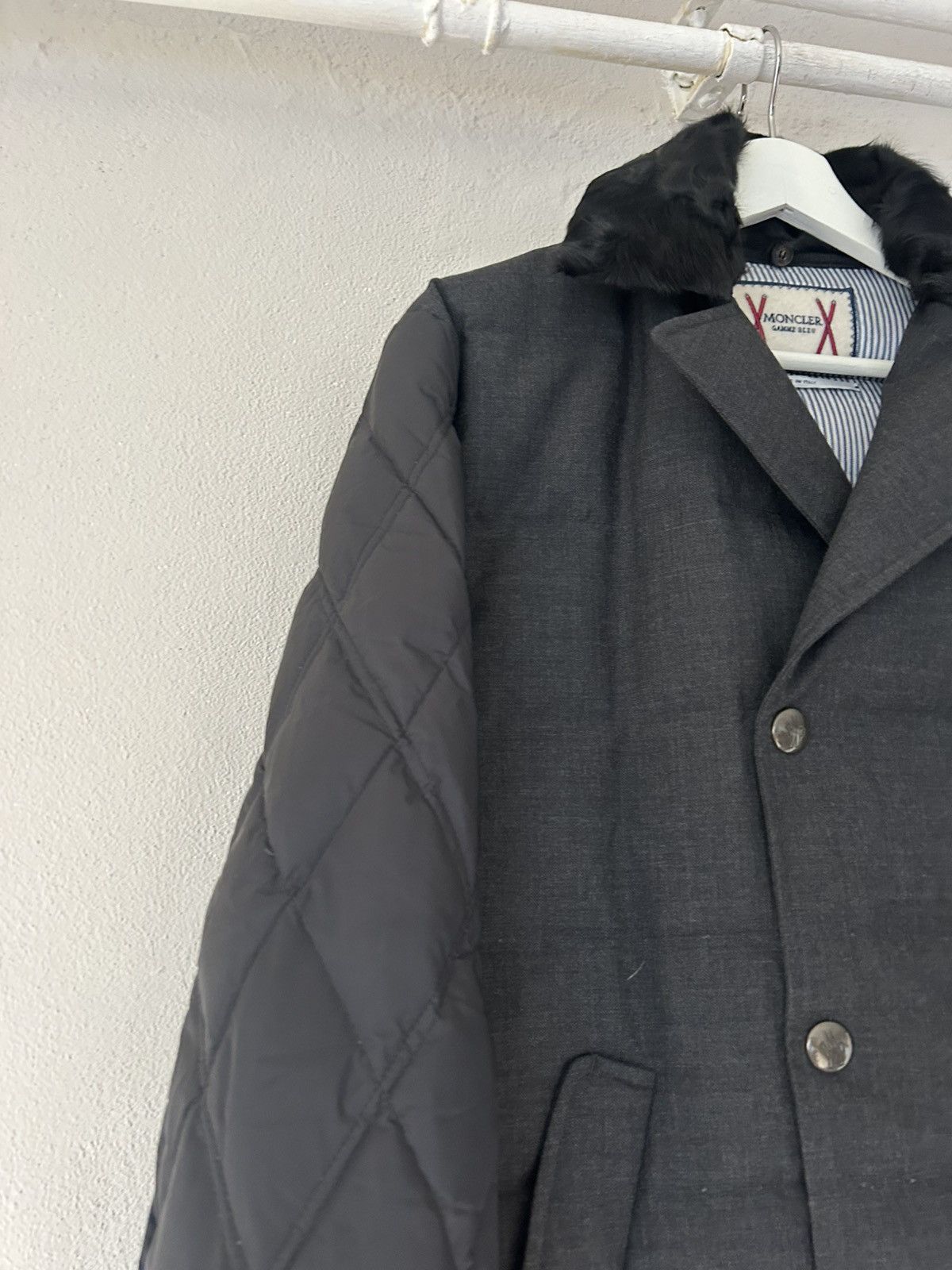 Moncler Double-Breasted Down Jacket with Fur Collar Size US L / EU 52-54 / 3 - 7 Thumbnail