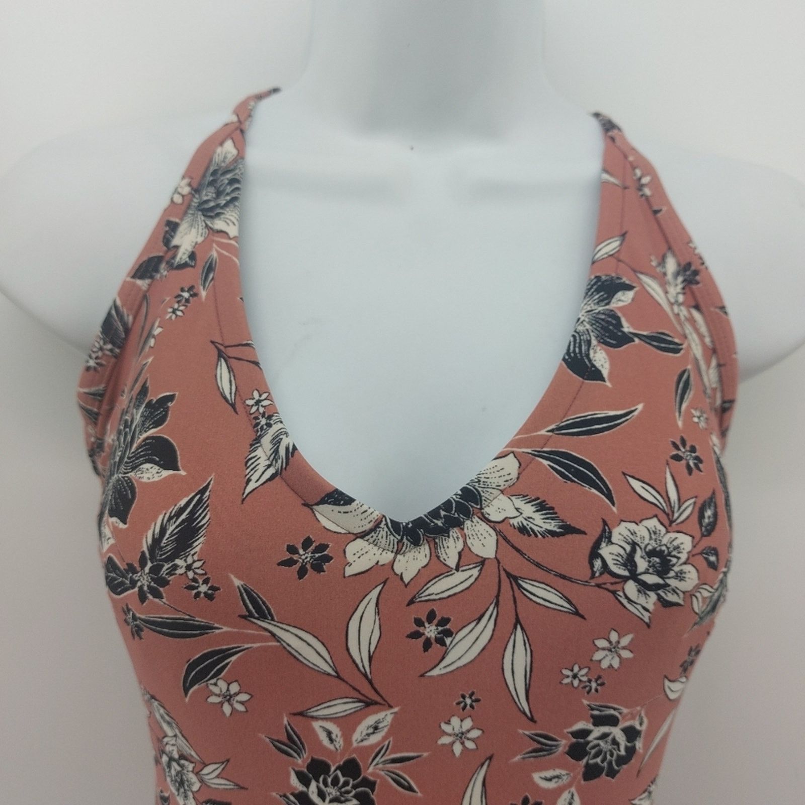 Other Kona Sol Women's Swimsuit Halter Top Floral Mauve Black Sz S Size S / US 4 / IT 40 - 5 Thumbnail
