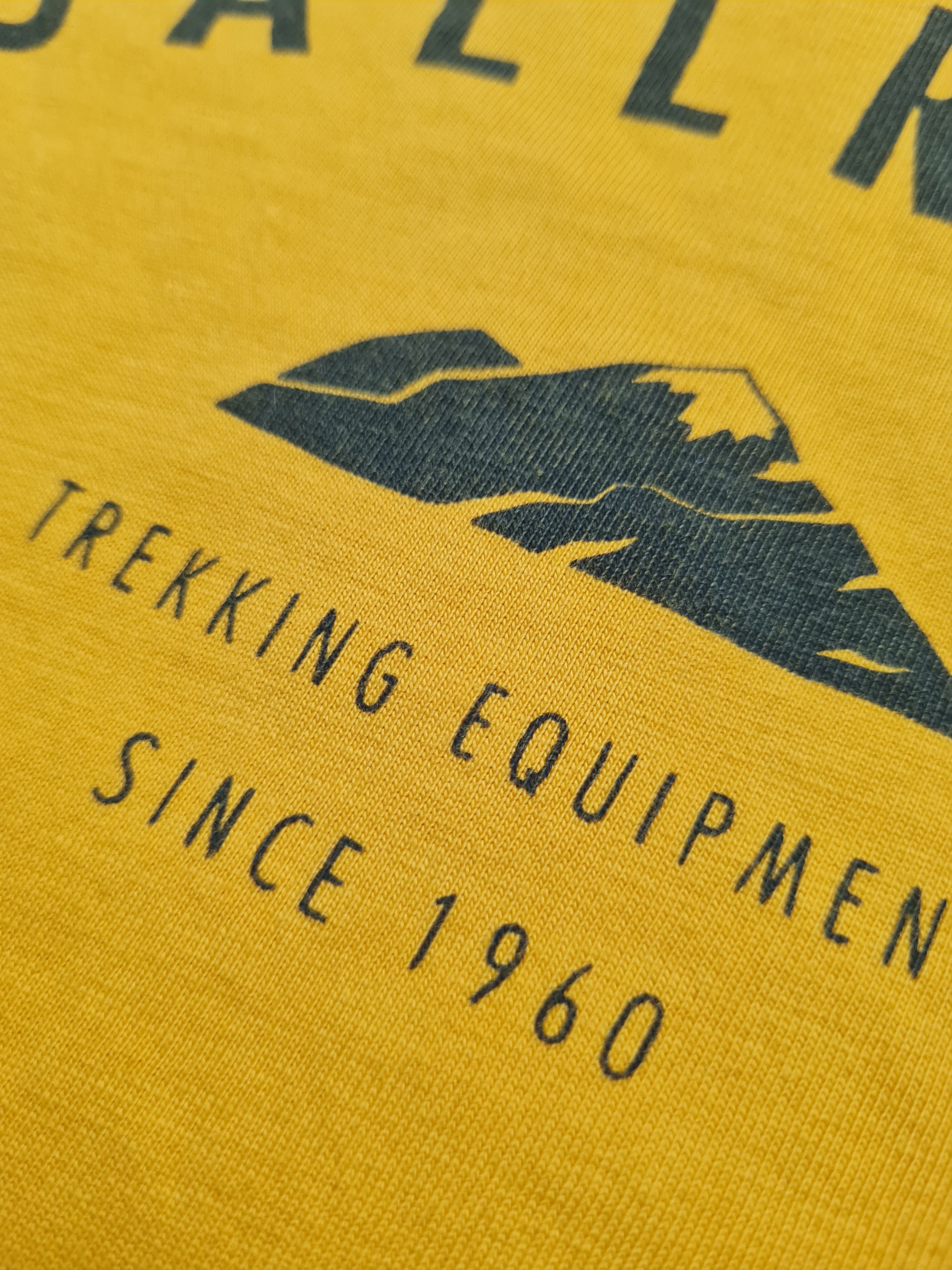 Fjallraven T-Shirt Fjallraven Yellow Mountain Logo Top Vintage Shirt Size US M / EU 48-50 / 2 - 5 Thumbnail