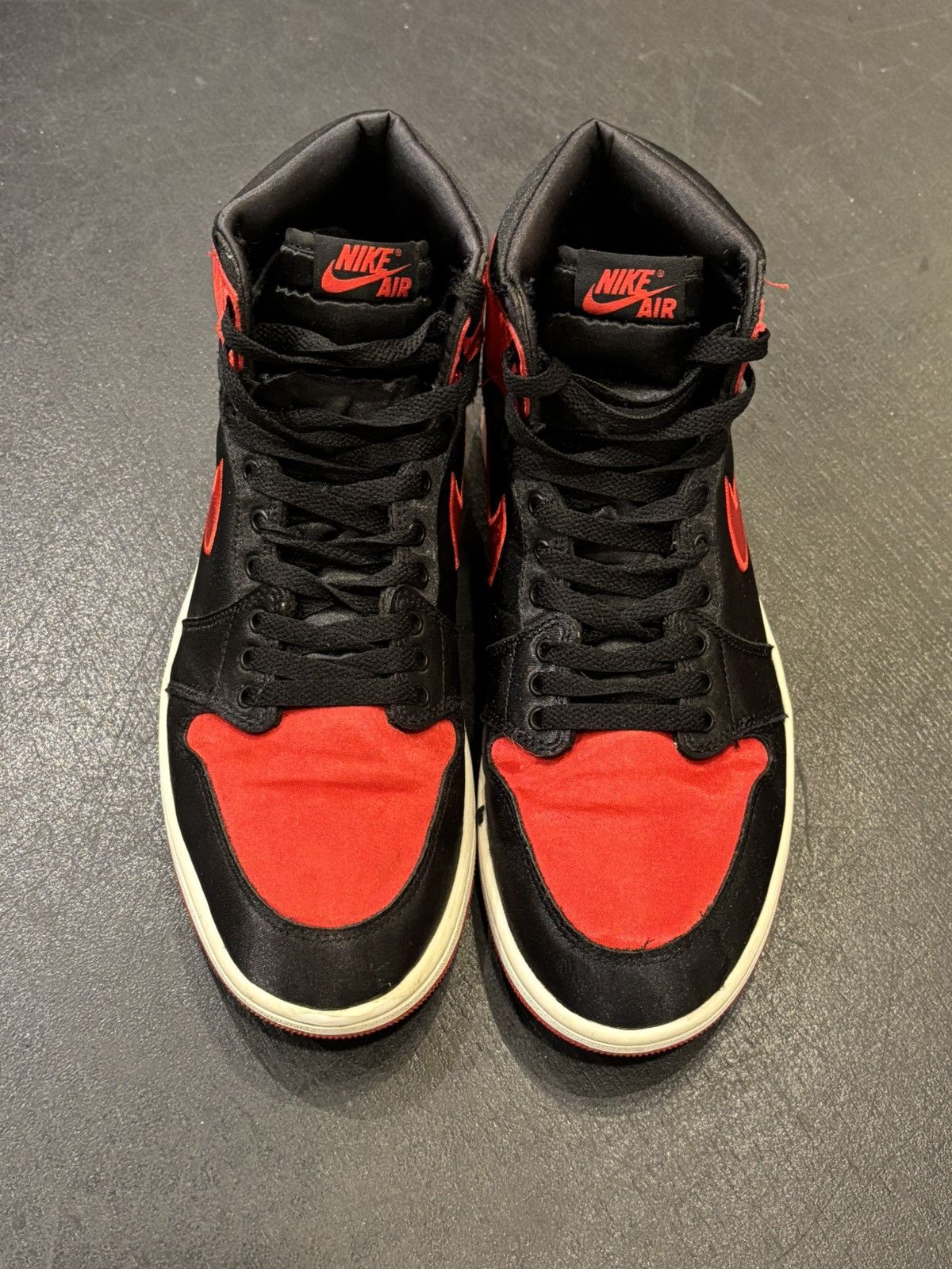 Jordan Brand Jordan 1 Retro High ‘Satin Bred’ Size US 11.5 / EU 44-45 - 6 Thumbnail