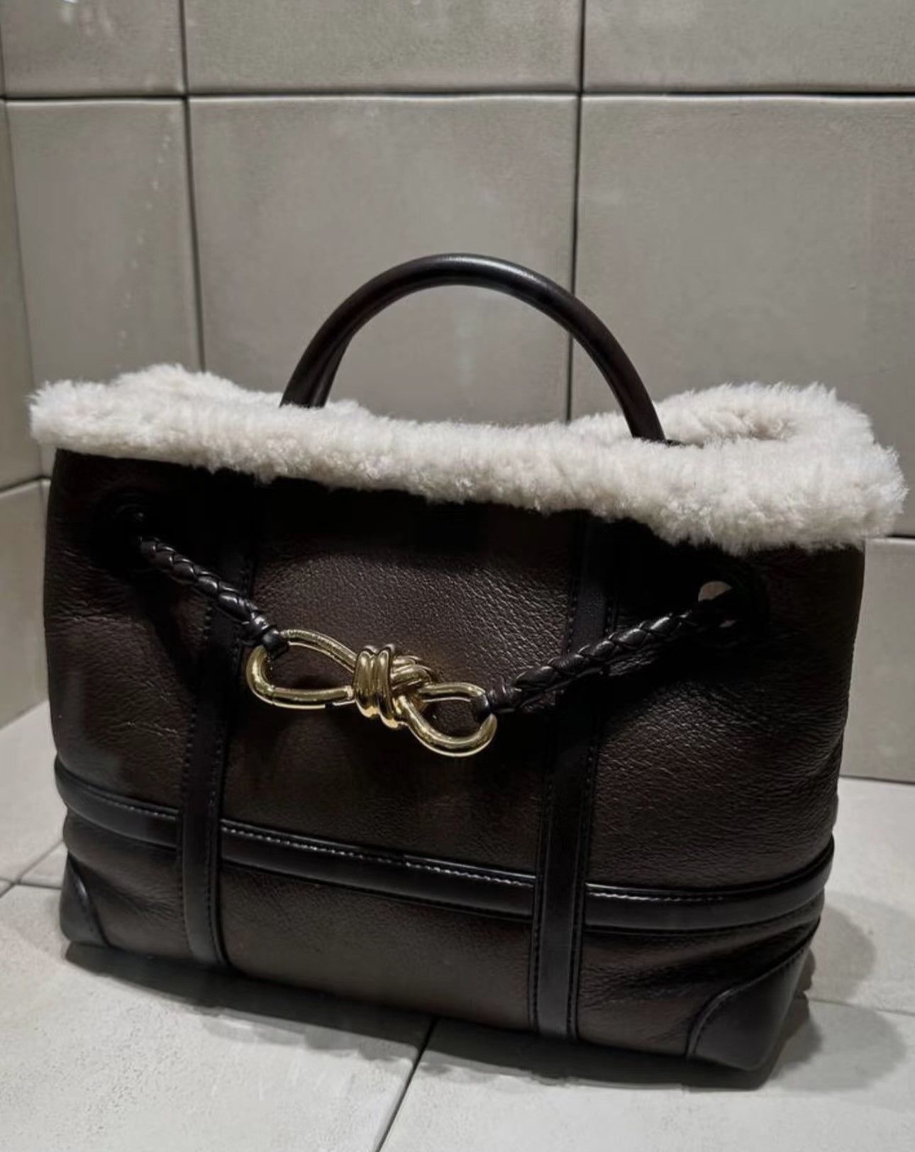 Bottega Veneta Andiamo shearling aviator bag in medium Size ONE SIZE - 1 Thumbnail